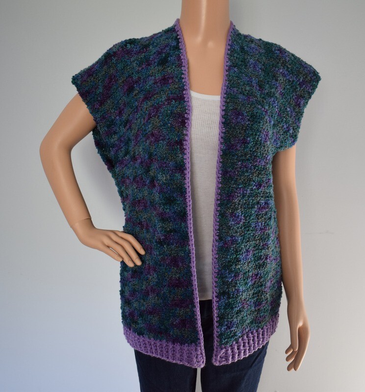 Crochet Bouclé Vest (L)