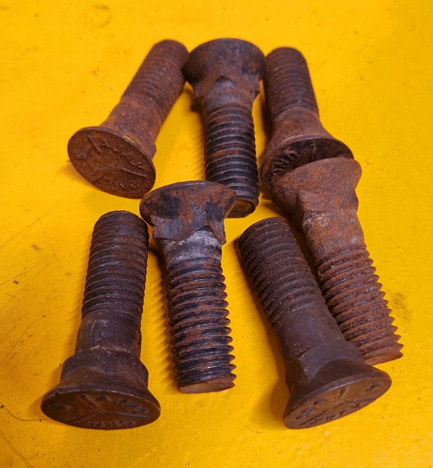 BOLT 5/8X2 UNC PLOW GR5 CSK BLK