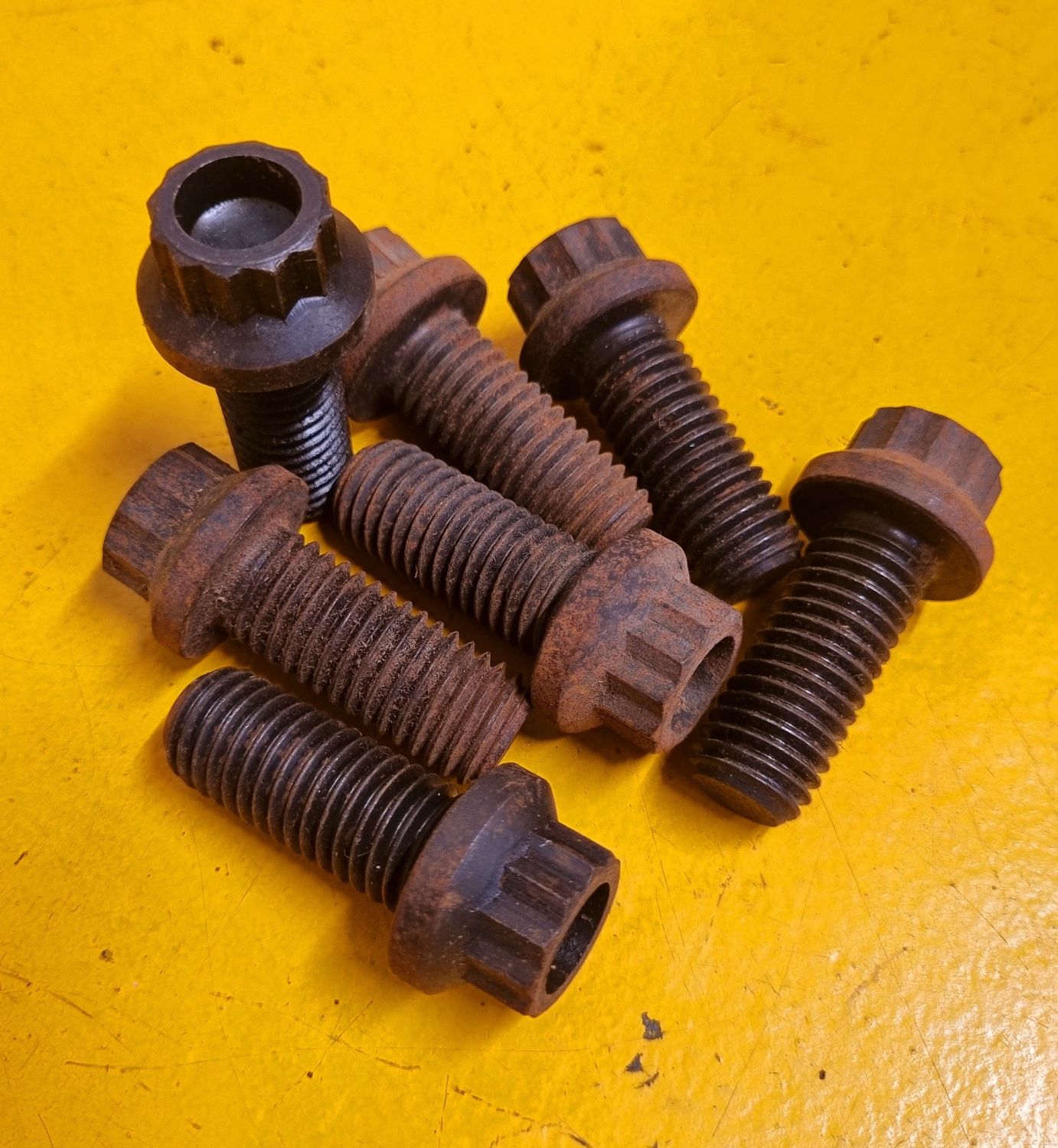 BOLT  FLANGE HEAD NON-SERRATED 5/8X1.1/2 UNC BLK