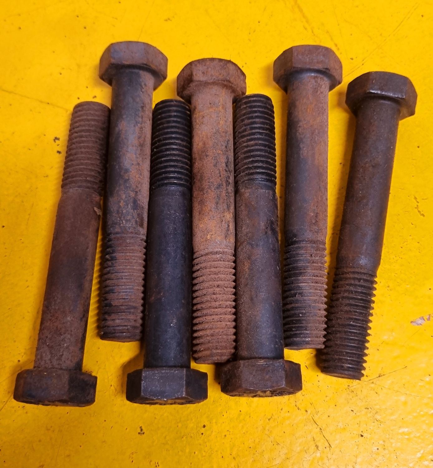 BOLT 5/8X4 UNC GR5 BLK