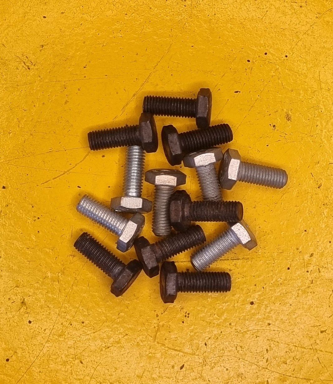 BOLT 1/4X5/8 UNF GR5 BRITISH MADE