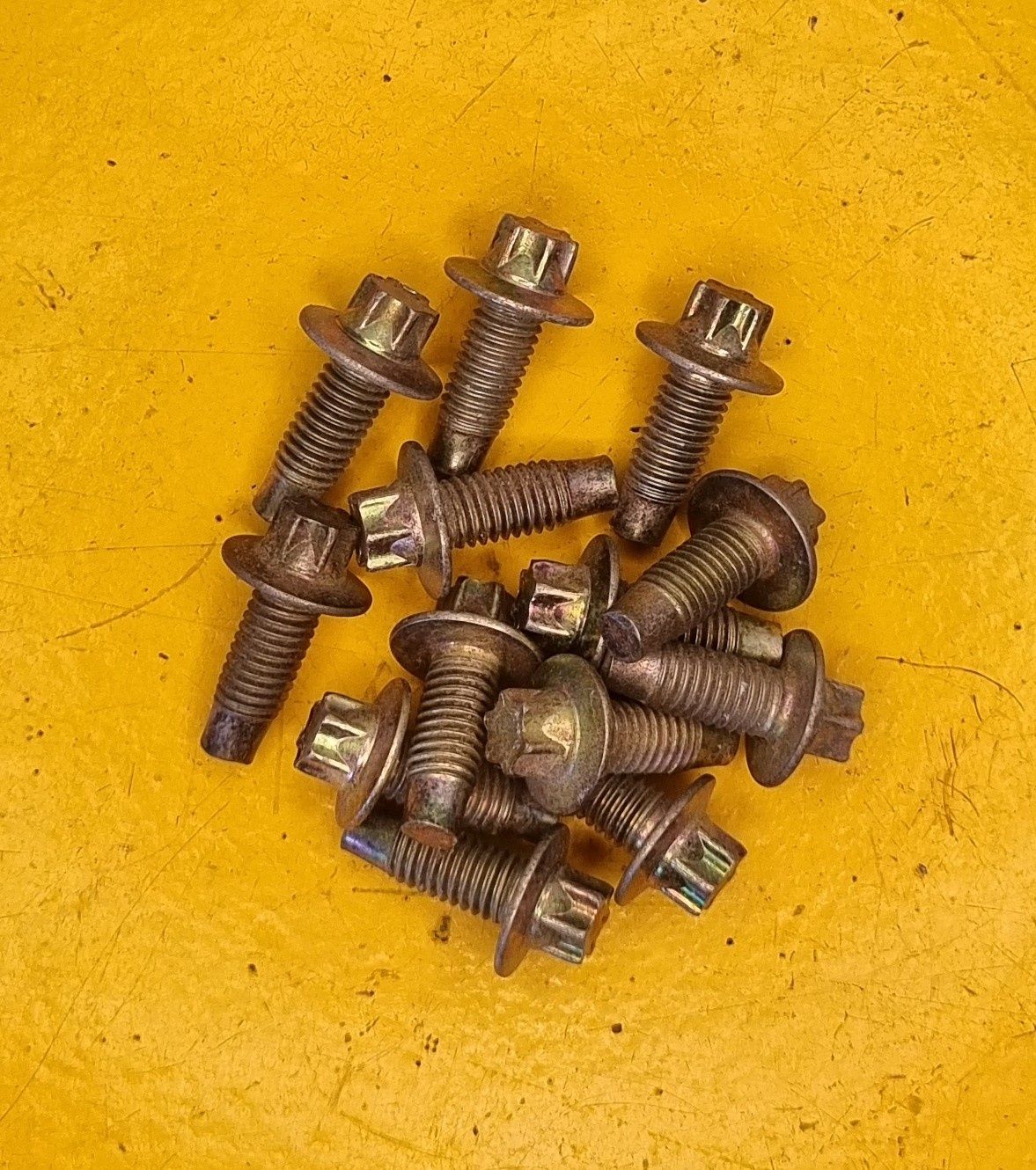 BOLT FLANGE HEAD NON-SERRATED M8X15 YZP T-50 E10 LOC