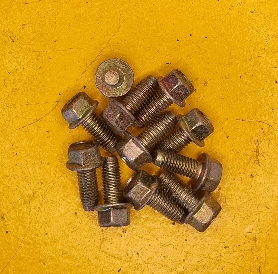 BOLT M8X15 YZP WAVE THREAD