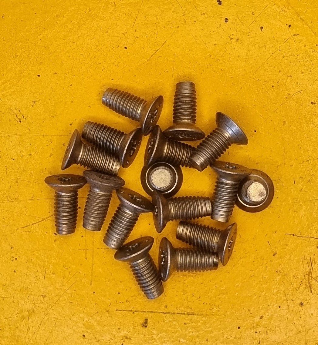 FLATHEAD SOCKETSCREW T27 CSK M8X16 YZ