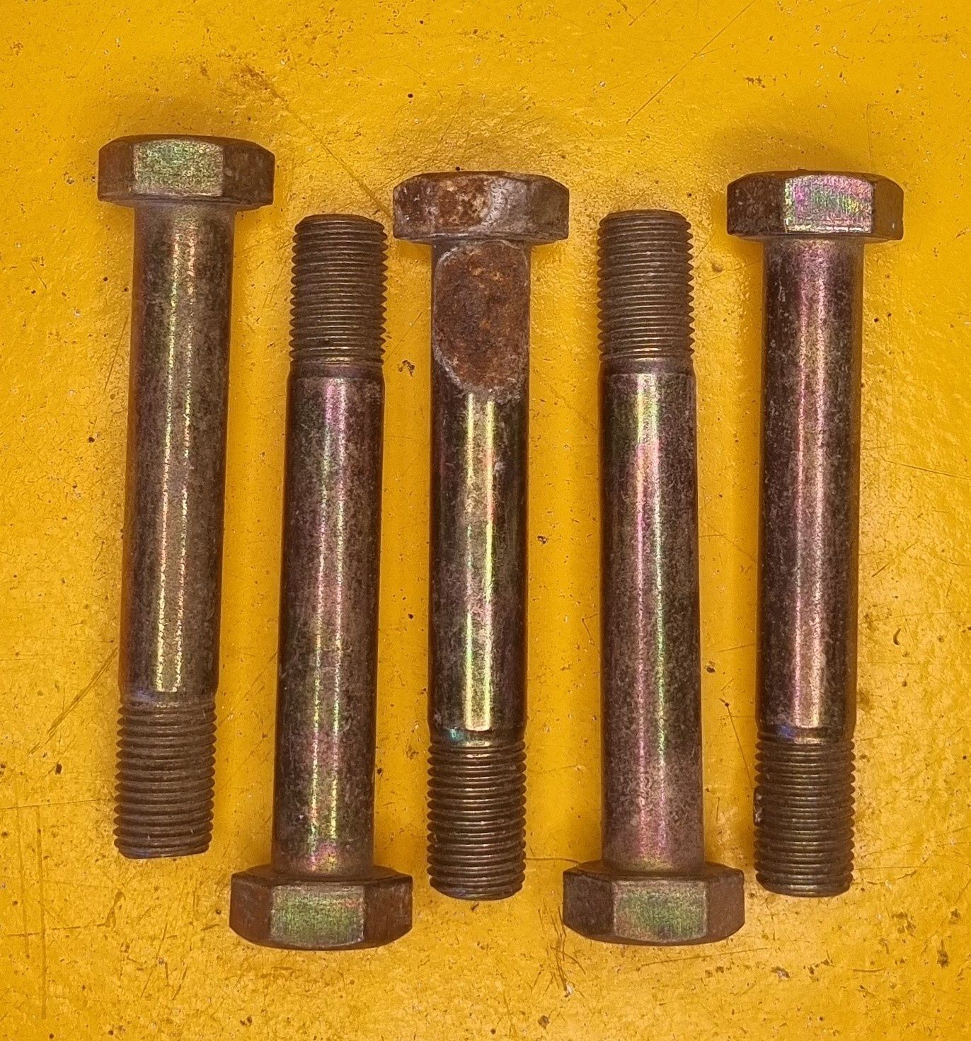 BOLT M14X90 1.5 FINE YZP 7