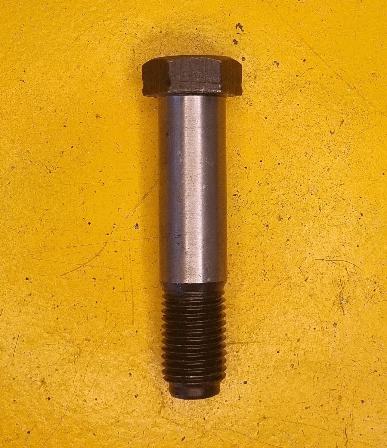 BOLT M22X100 SHANK 2.5 STD BLK 8.8