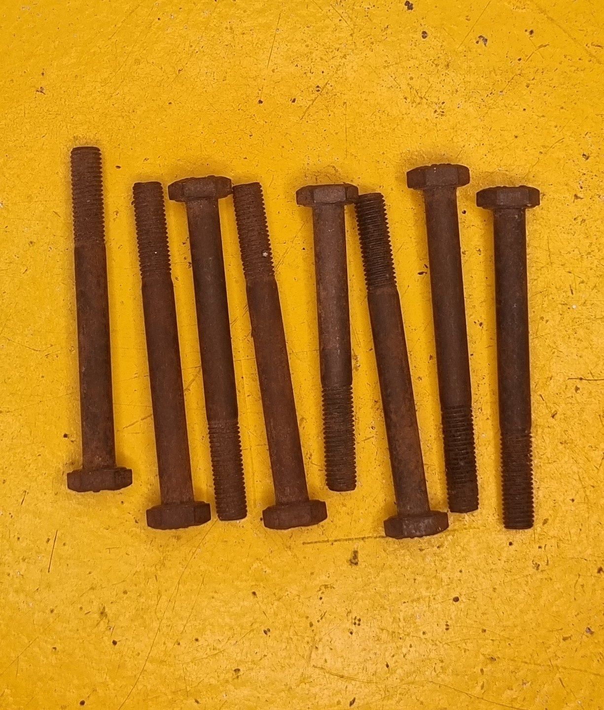 BOLT 1/4X2.1/2 UNF GR5 BLK