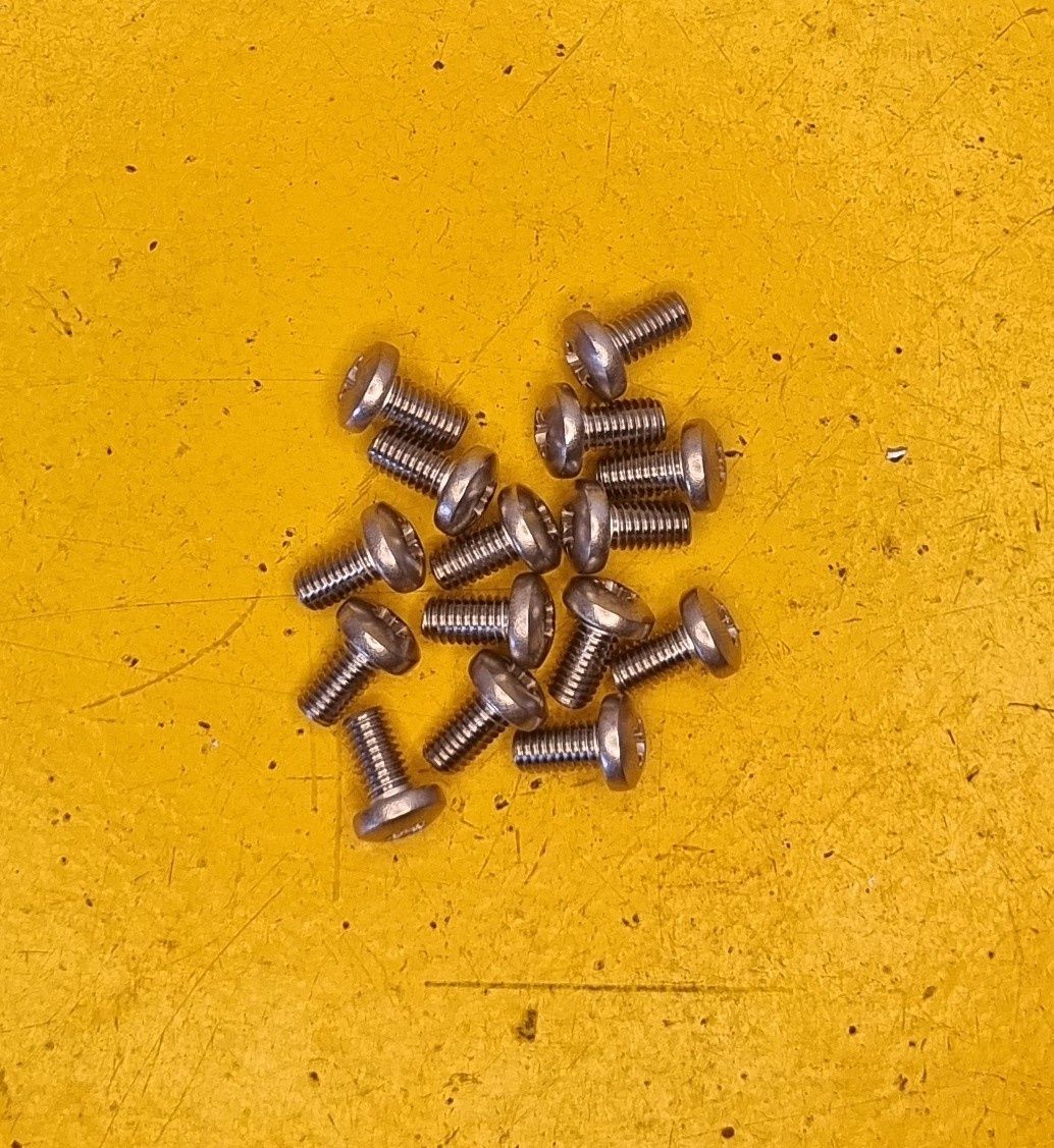 SCREW NO 10 NF X3/8 32 TPI PAN POZI SS304