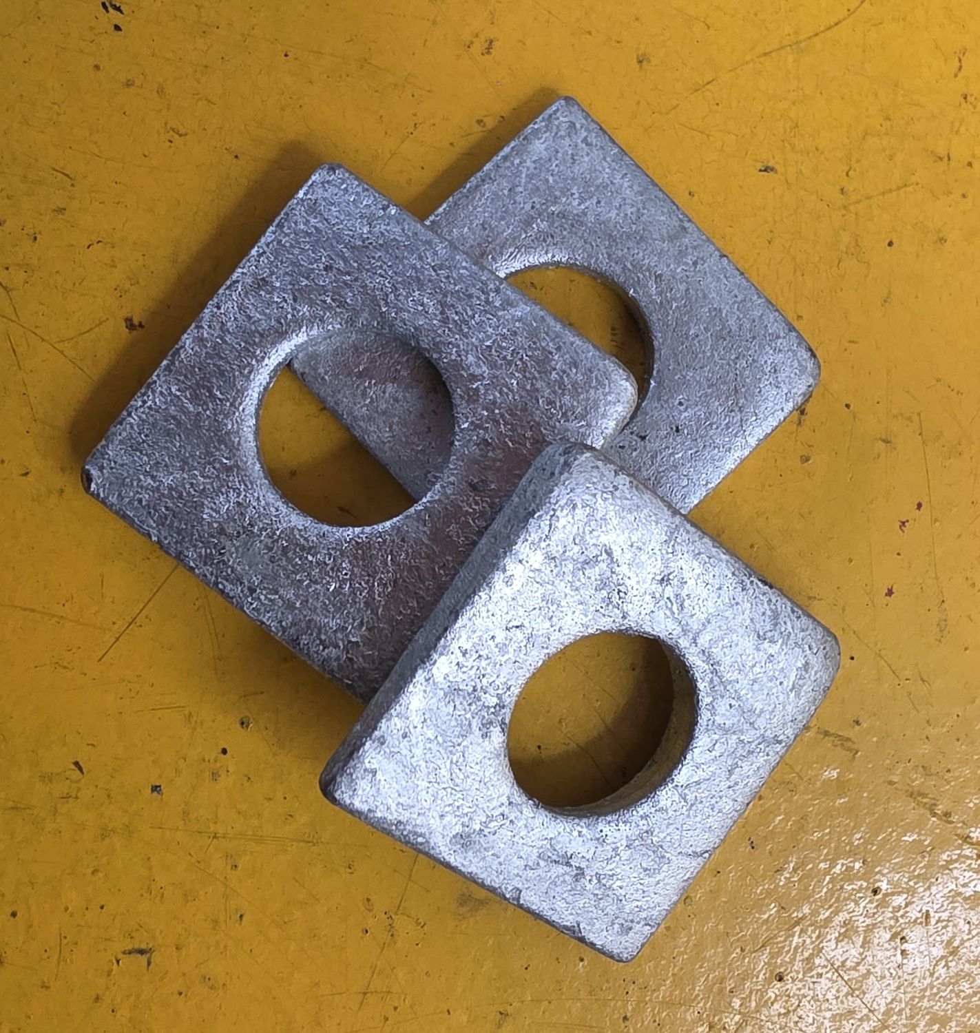 WASHER M16X35 SQUARE TAPER GALV