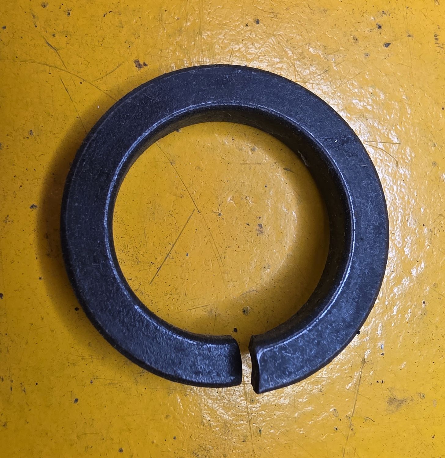 WASHER  M30 SPRING BLK