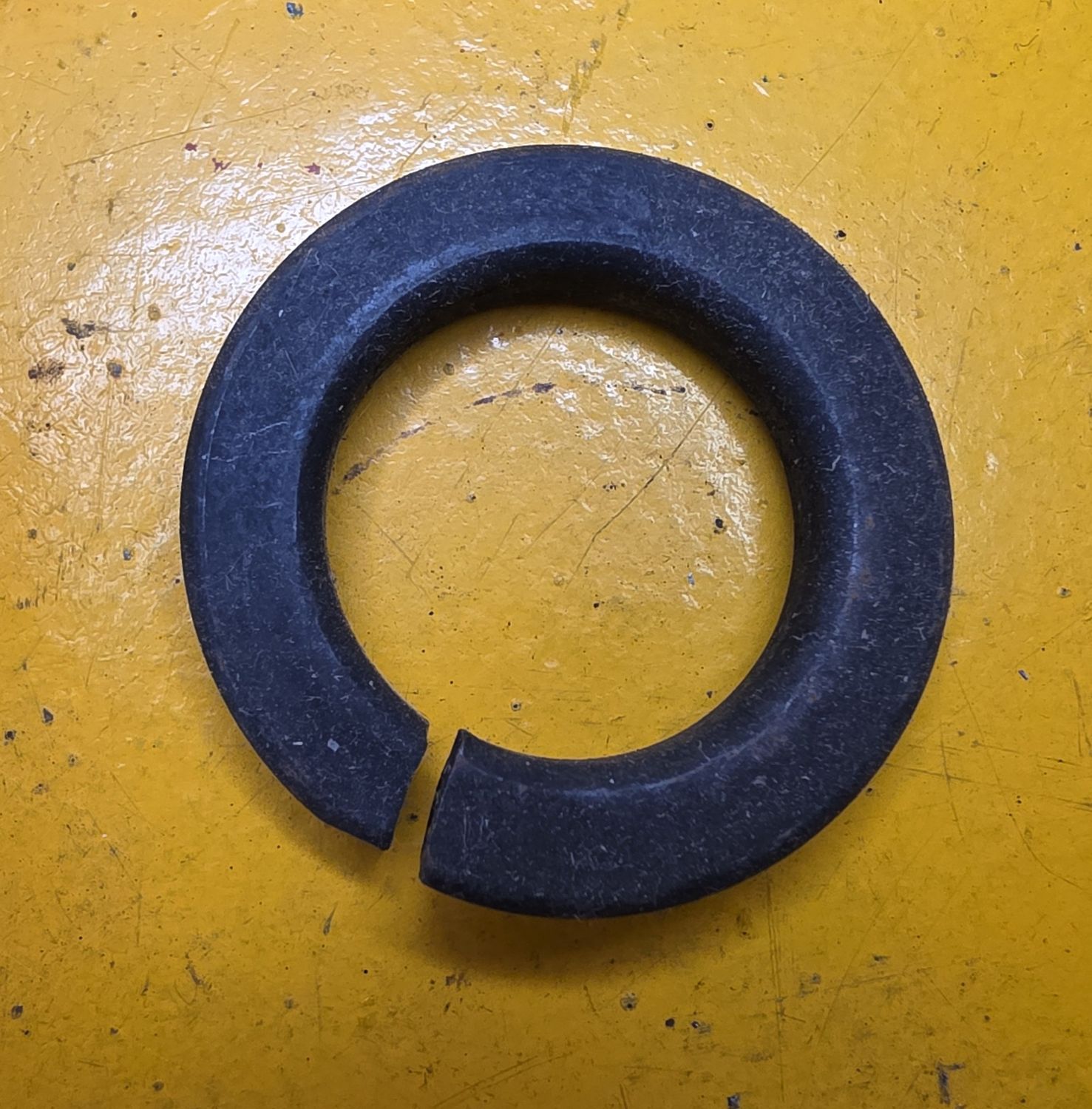 WASHER  1.1/4 SPRING BLK