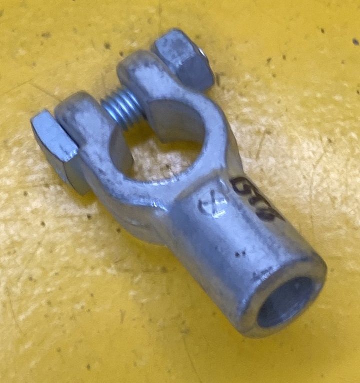 BATTERY TERMINAL BT8  POS SUITS UP TO 70MM