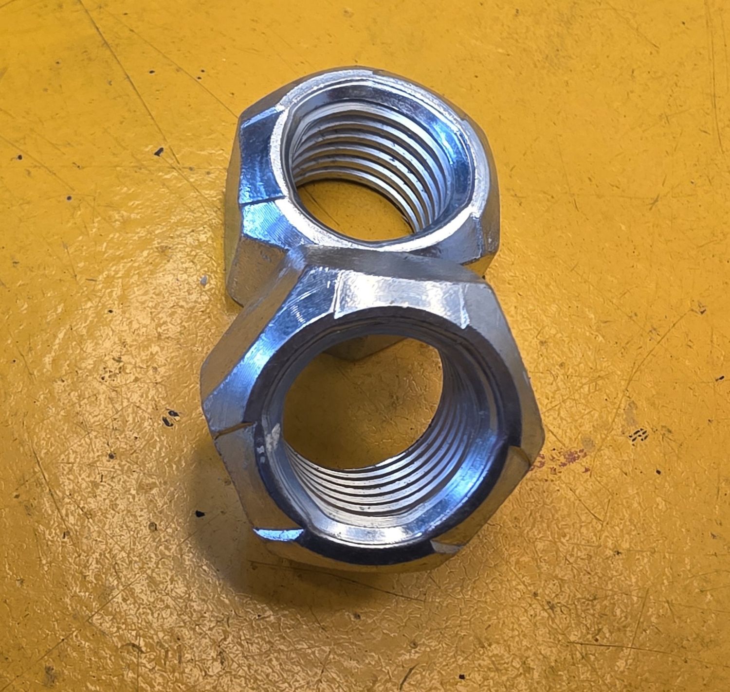 NUT M20 CONE LOCK 2.5 ZINC CL10