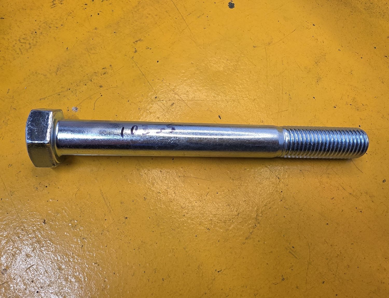 BOLT M20X180 2.5 STD 10.9 ZINC