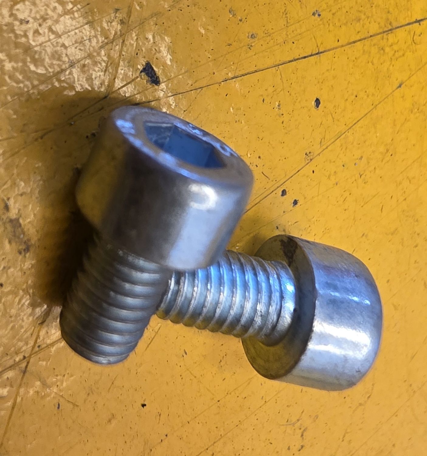 SOCKETHEAD CAPSCREW M5X8 ZINC 8.8