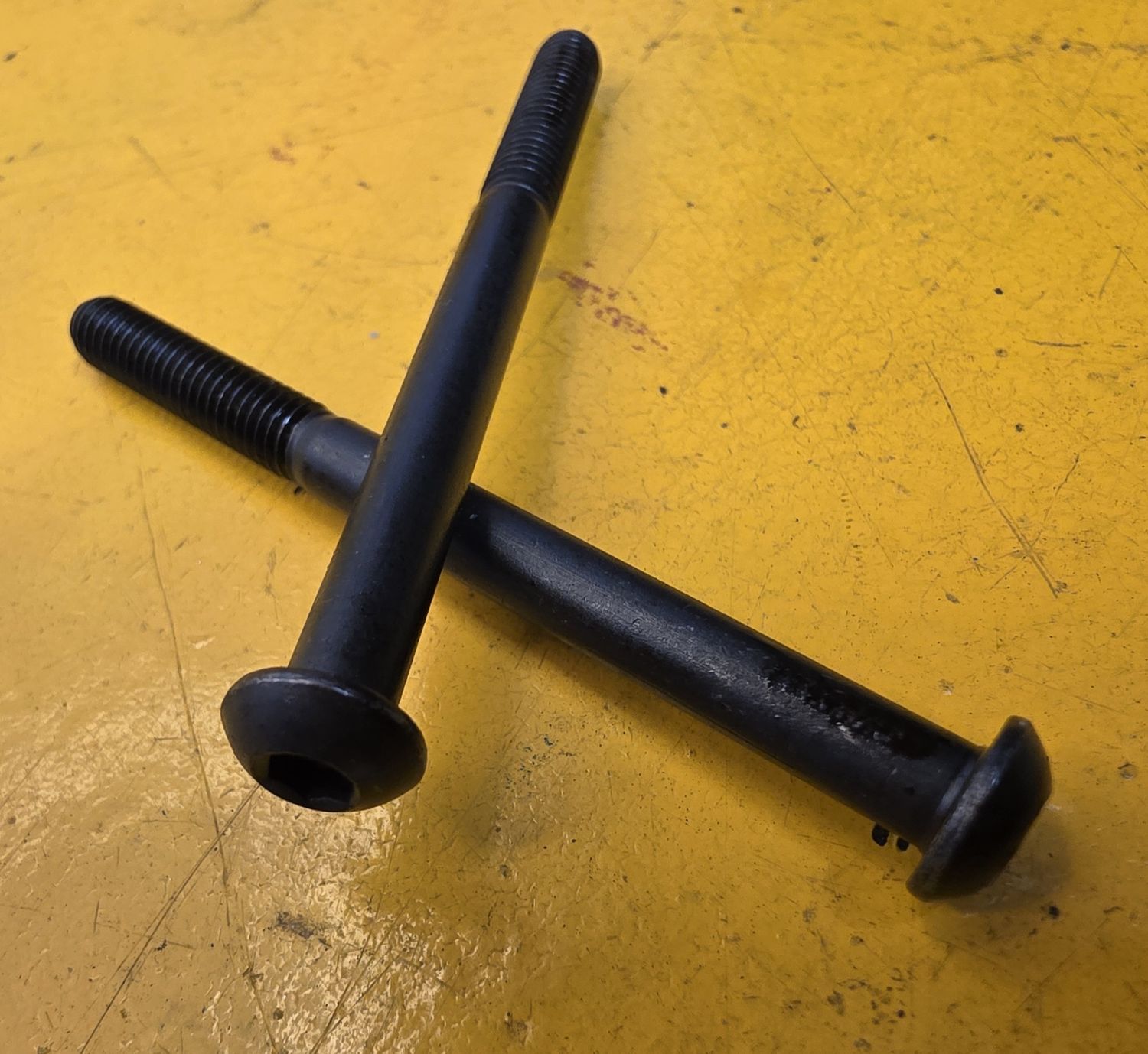 BUTTONHEAD SOCKETSCREW M6X70 BLK 10.9