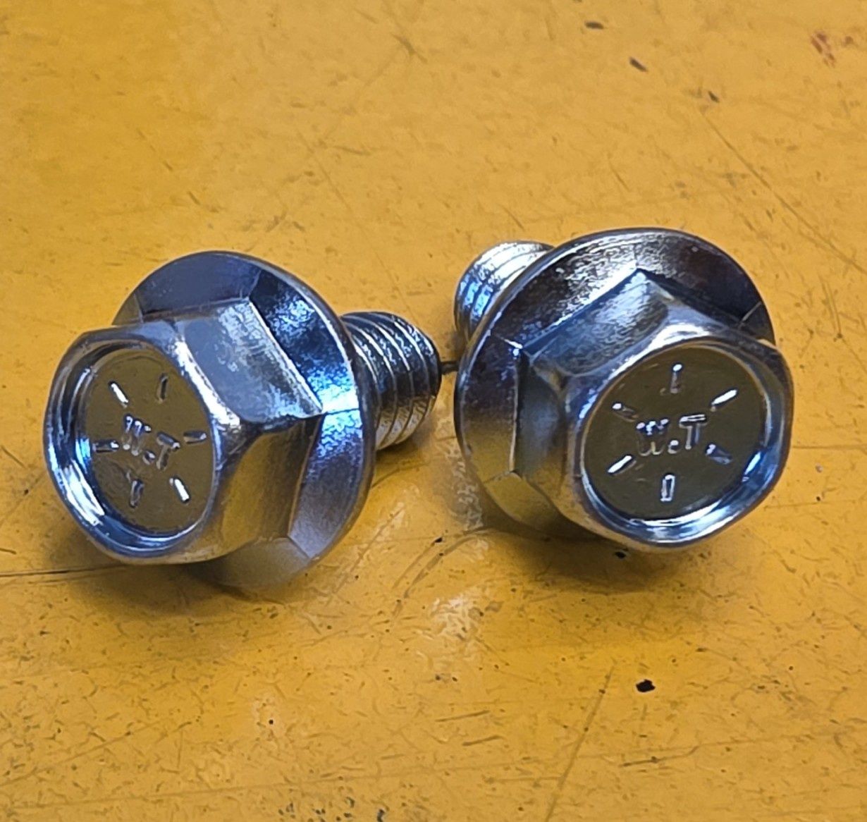 BOLT FLANGE HEAD NON-SERRATED 1/4X1/2 UNC ZINC GR8