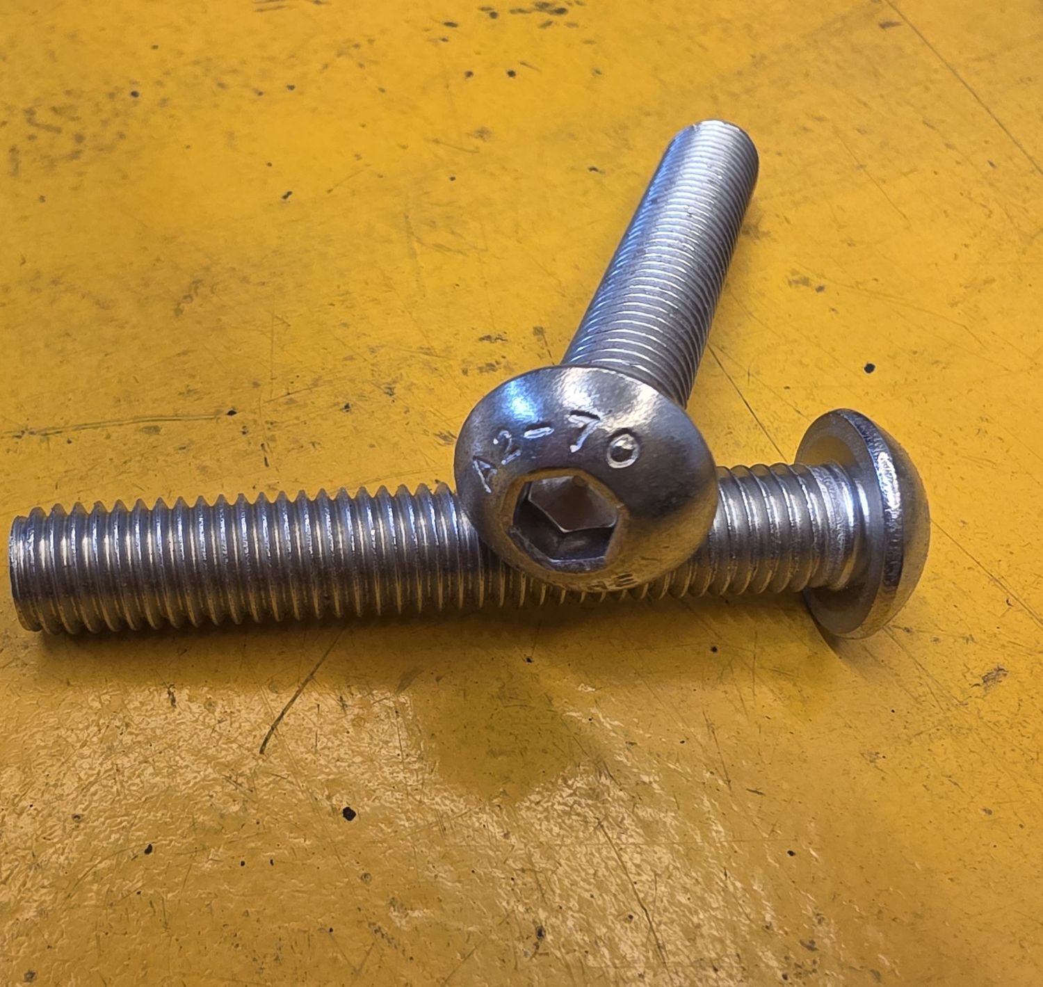 BUTTONHEAD SOCKETSCREW M10X60 SS304