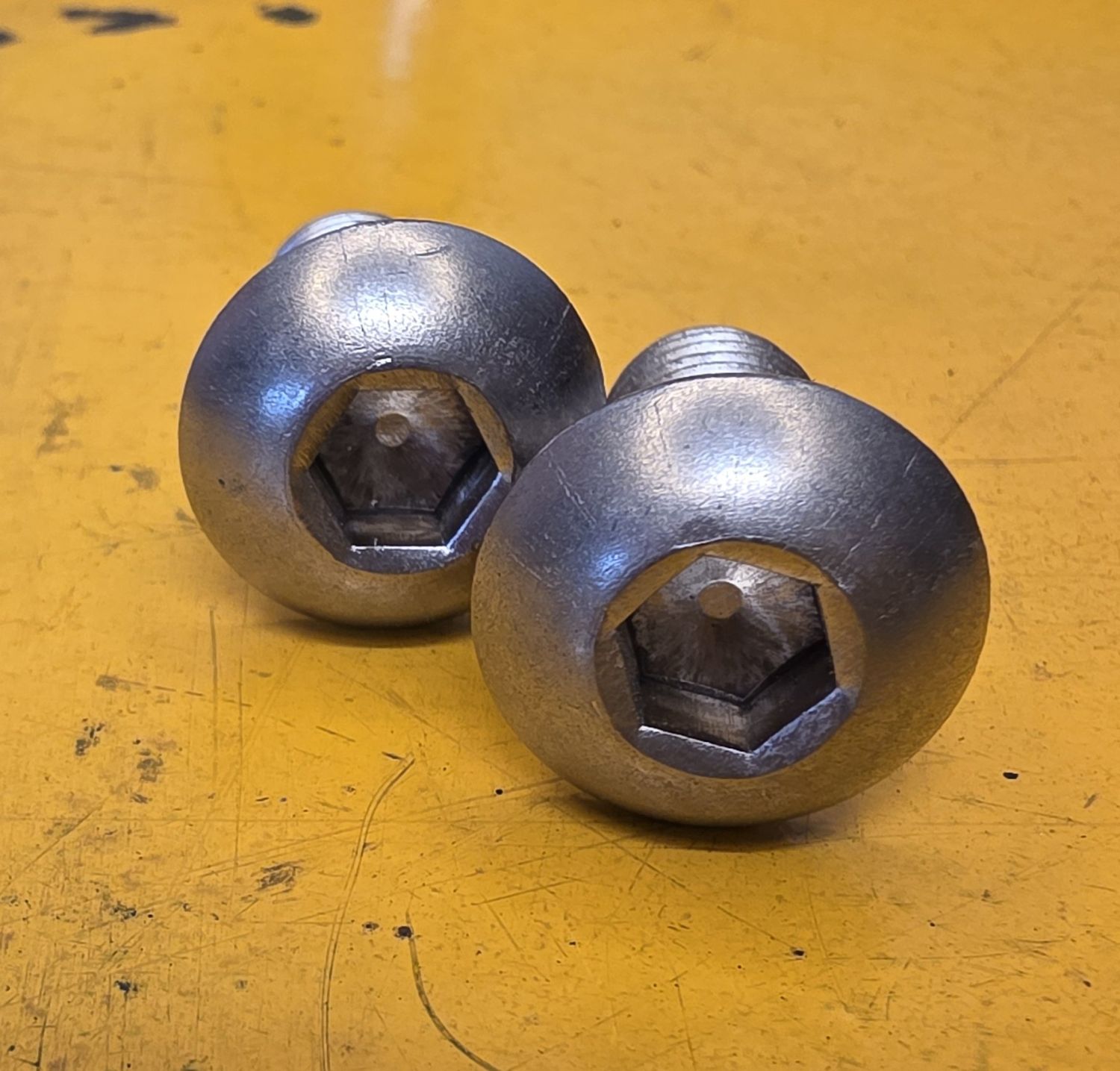 BUTTONHEAD SOCKETSCREW 1/2X1 UNC SS304