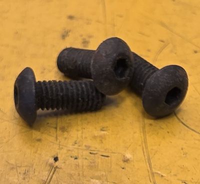 BUTTONHEAD SOCKETSCREW M4X10 BLK