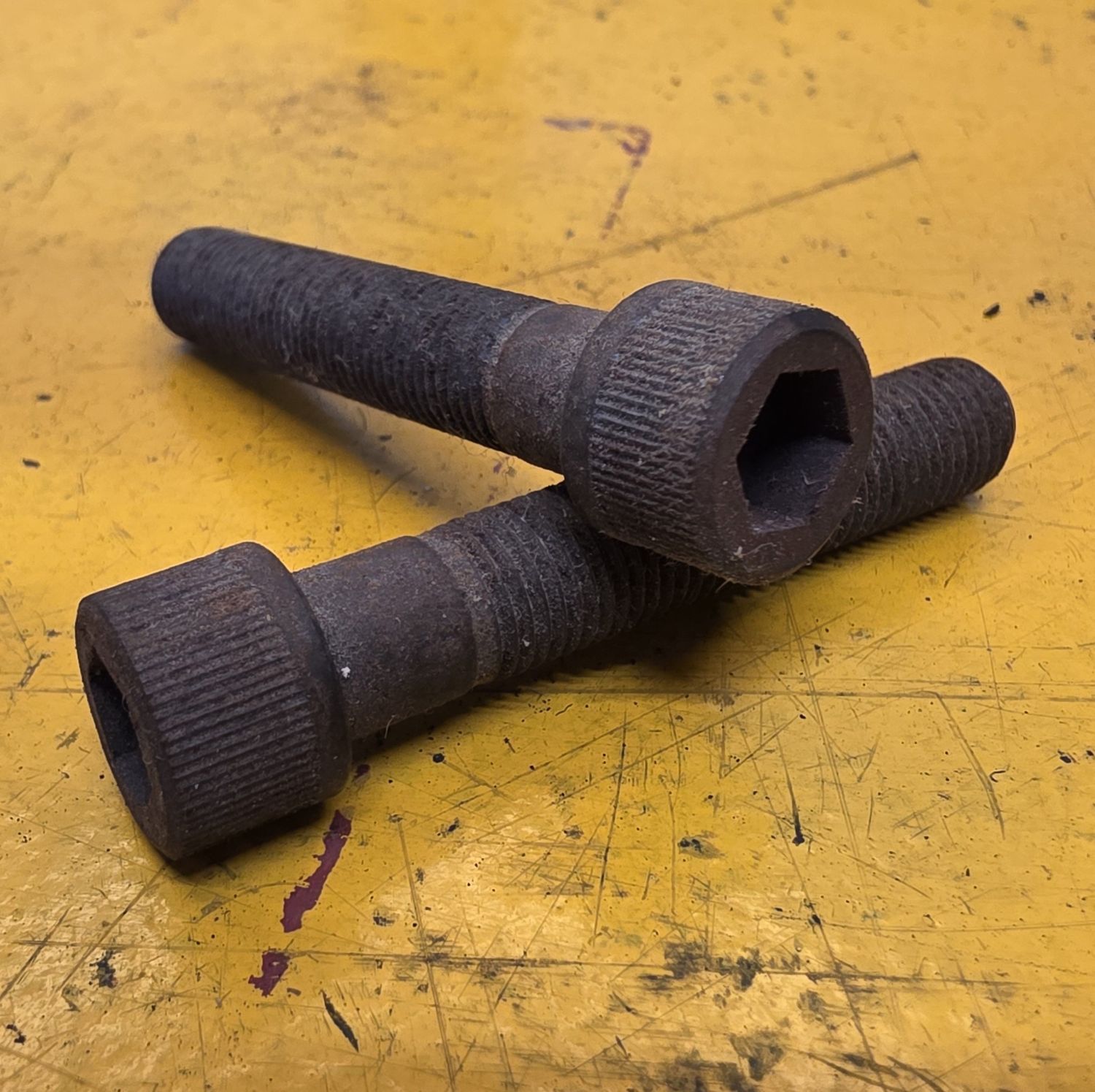 SOCKETHEAD CAPSCREW 3/8X2 UNF BLK