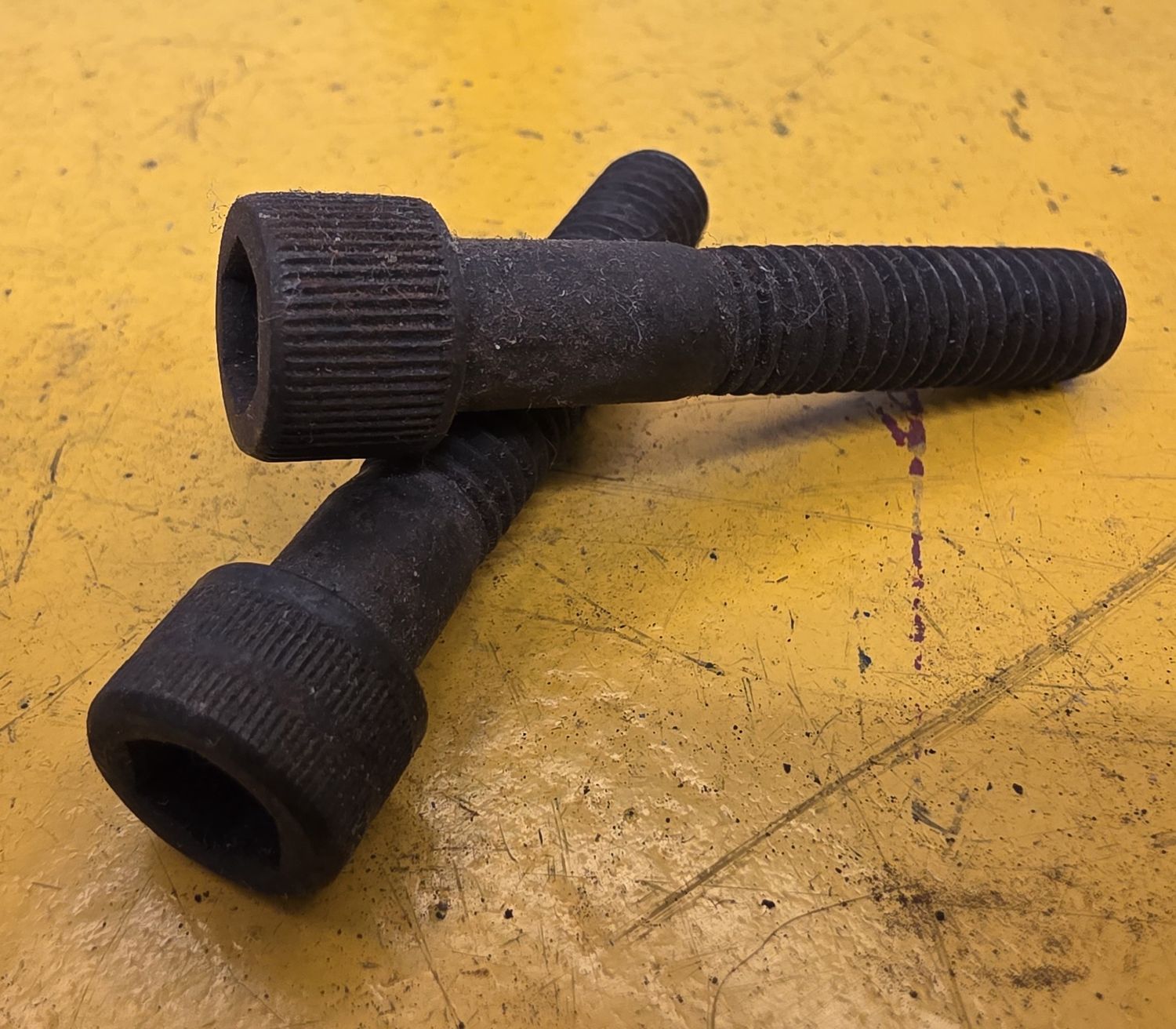 SOCKETHEAD CAPSCREW 3/8X6 UNC BLK