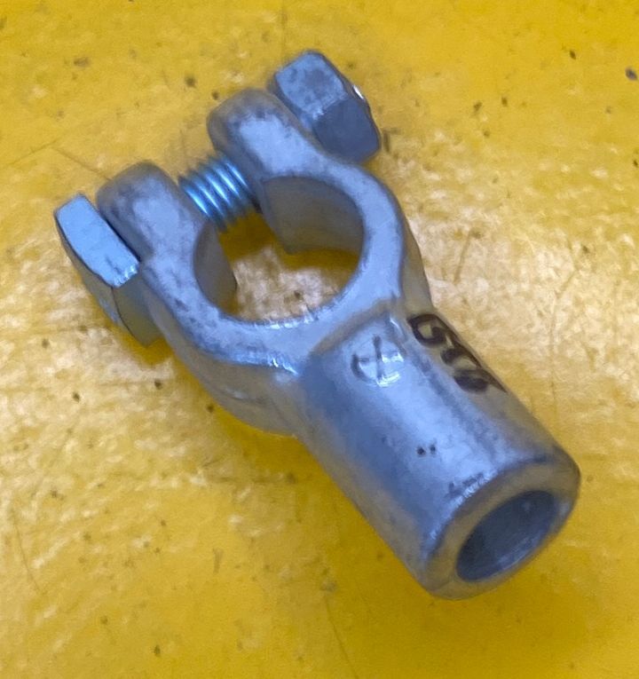 BATTERY TERMINAL BT8 POS SUITS UP TO 70MM