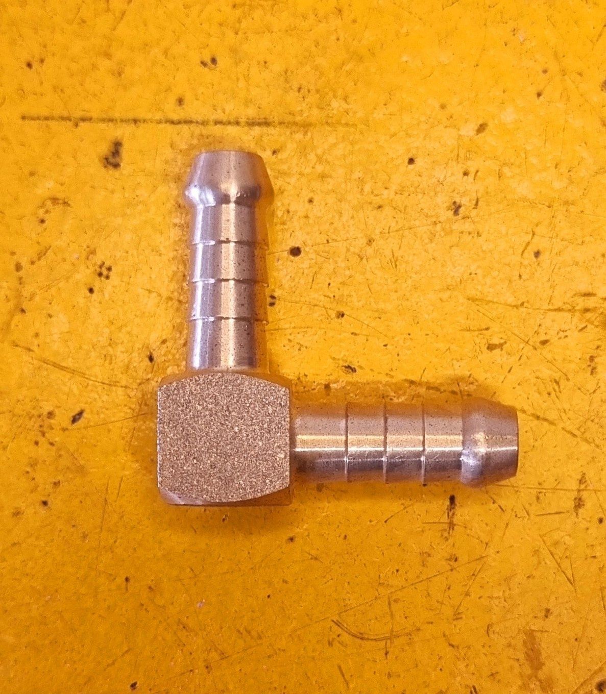 BRASS AIRLINE ELBOW 3/8 HOSE