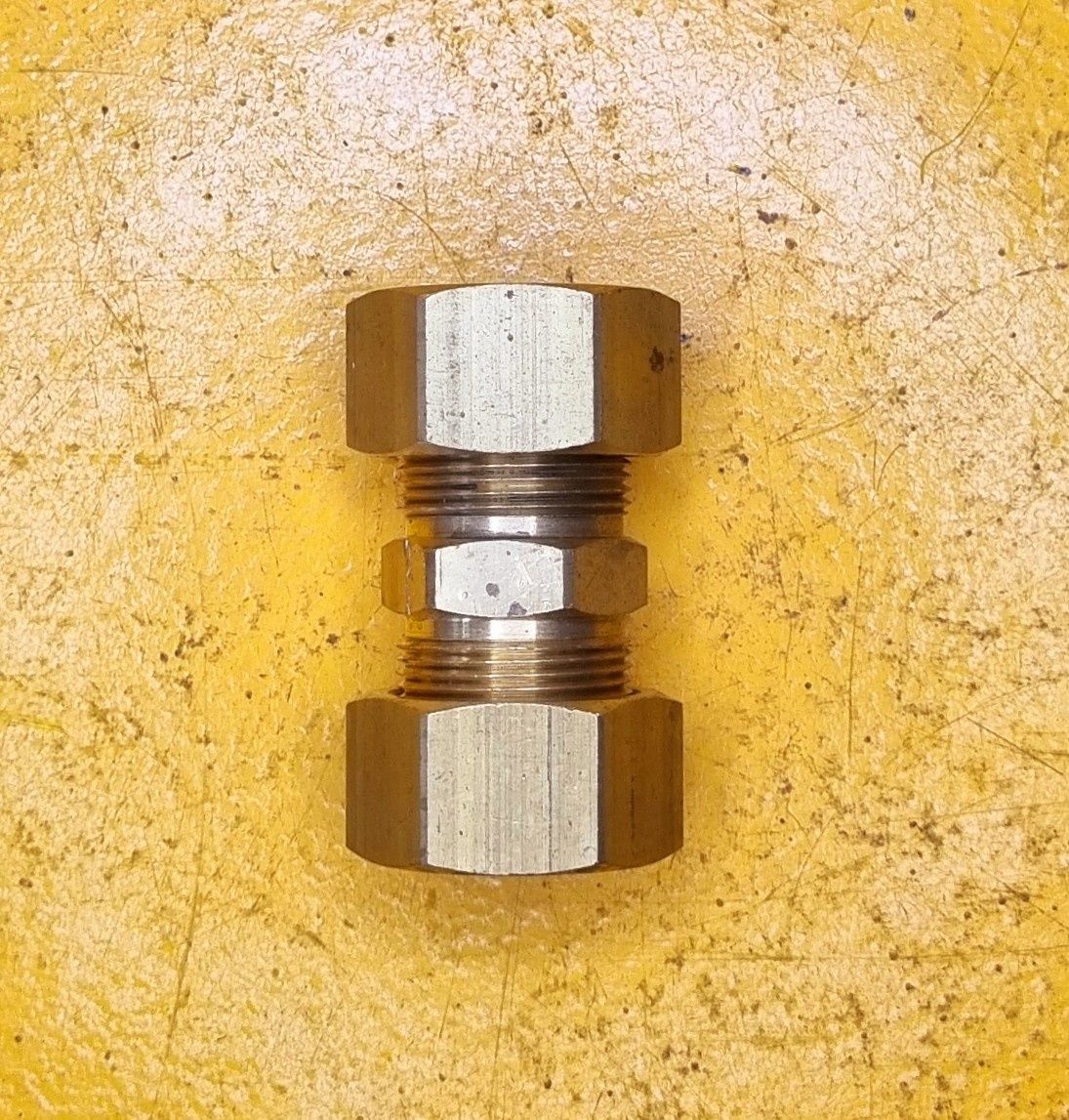 BRASS COMP DOUBLE UNION 3/4" TUBE