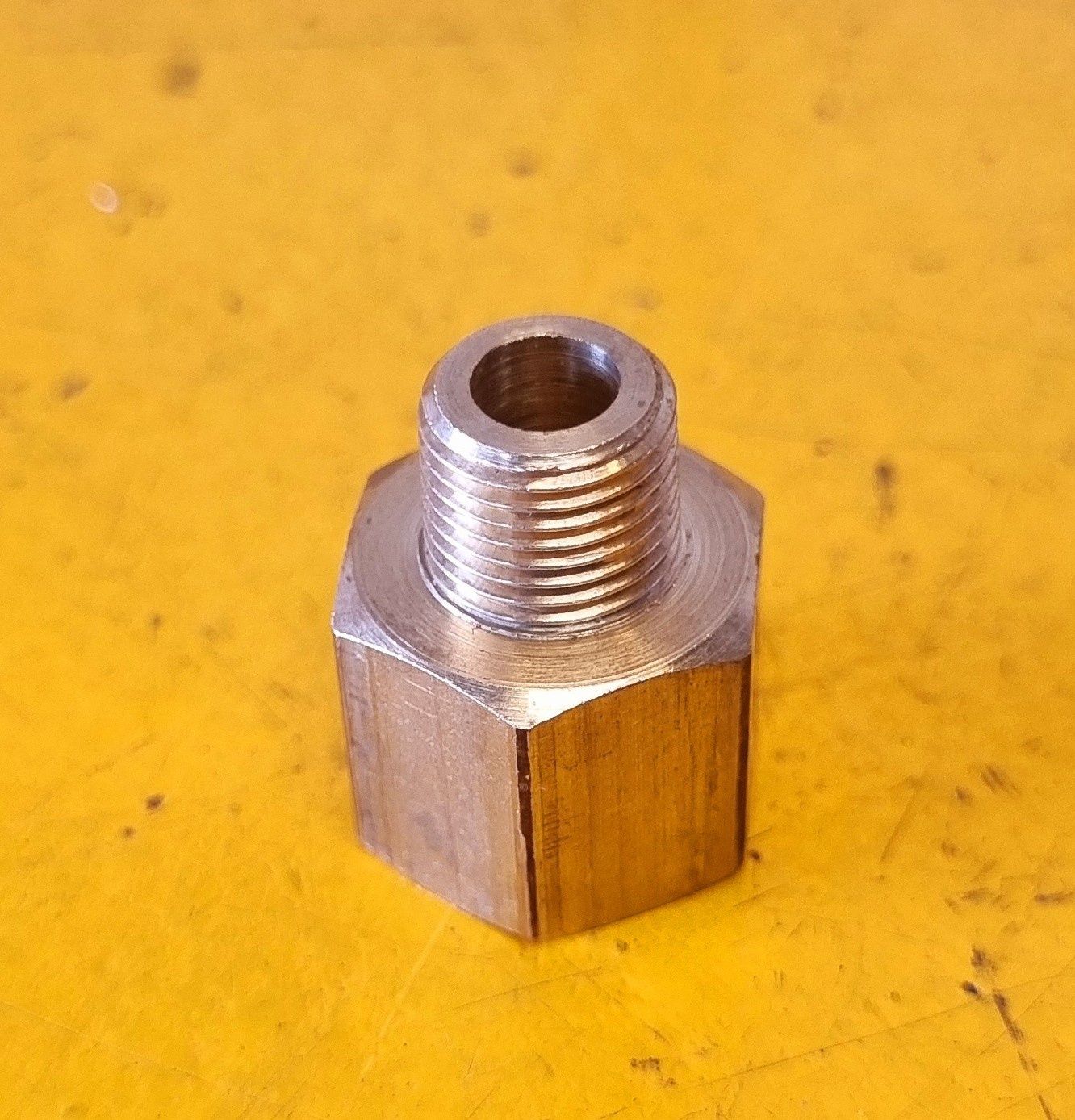 BRASS M/F ADAPTOR 1/4 TO 1/8 BSP