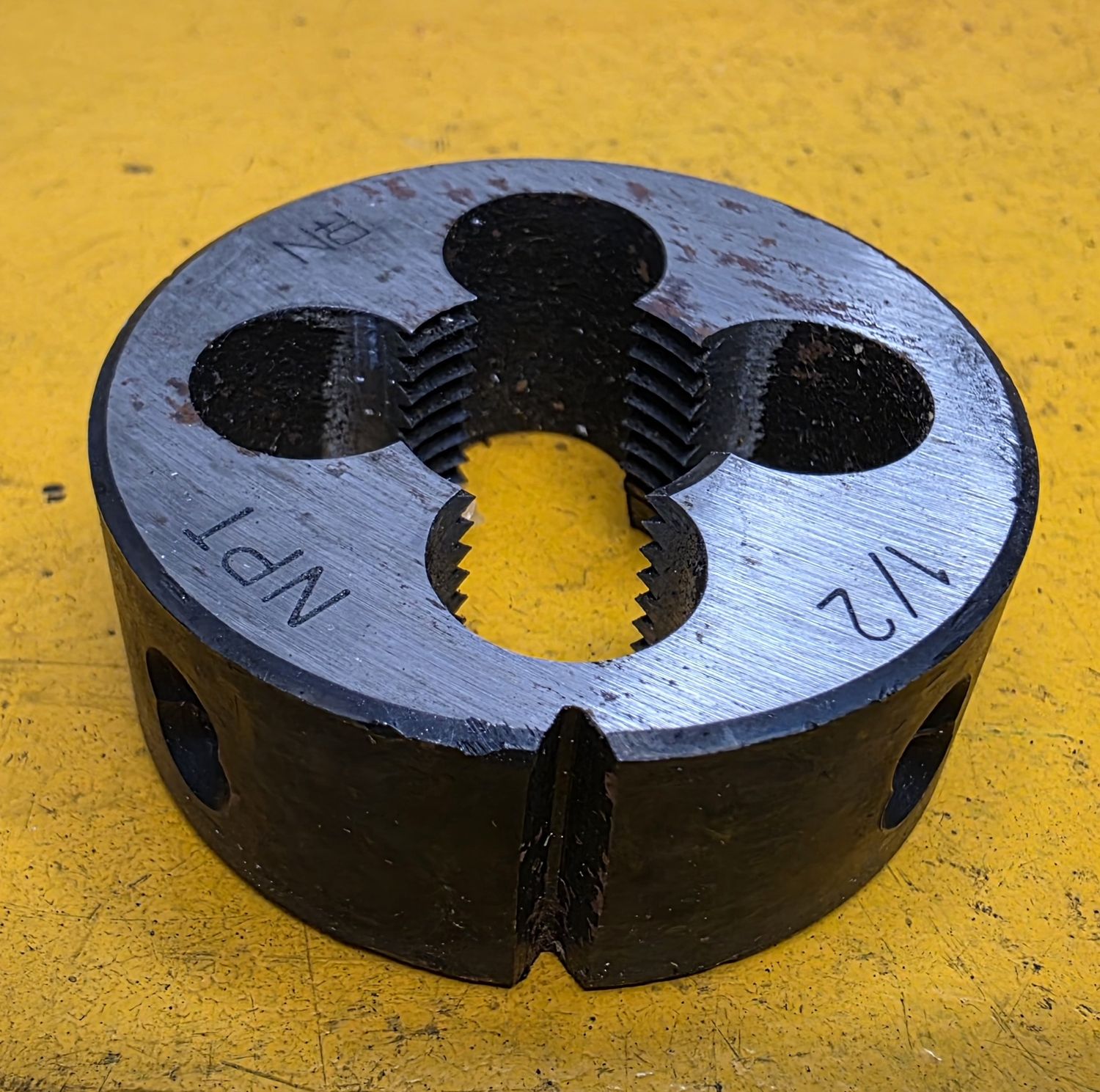 DIE BUTTON 1/2 NPT 14TPI CARBON STEEL