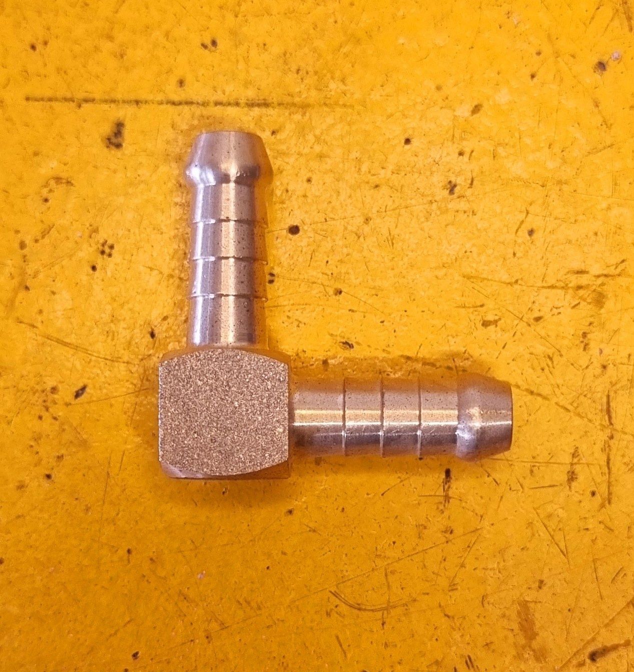 BRASS AIRLINE ELBOW 5/16 HOSE