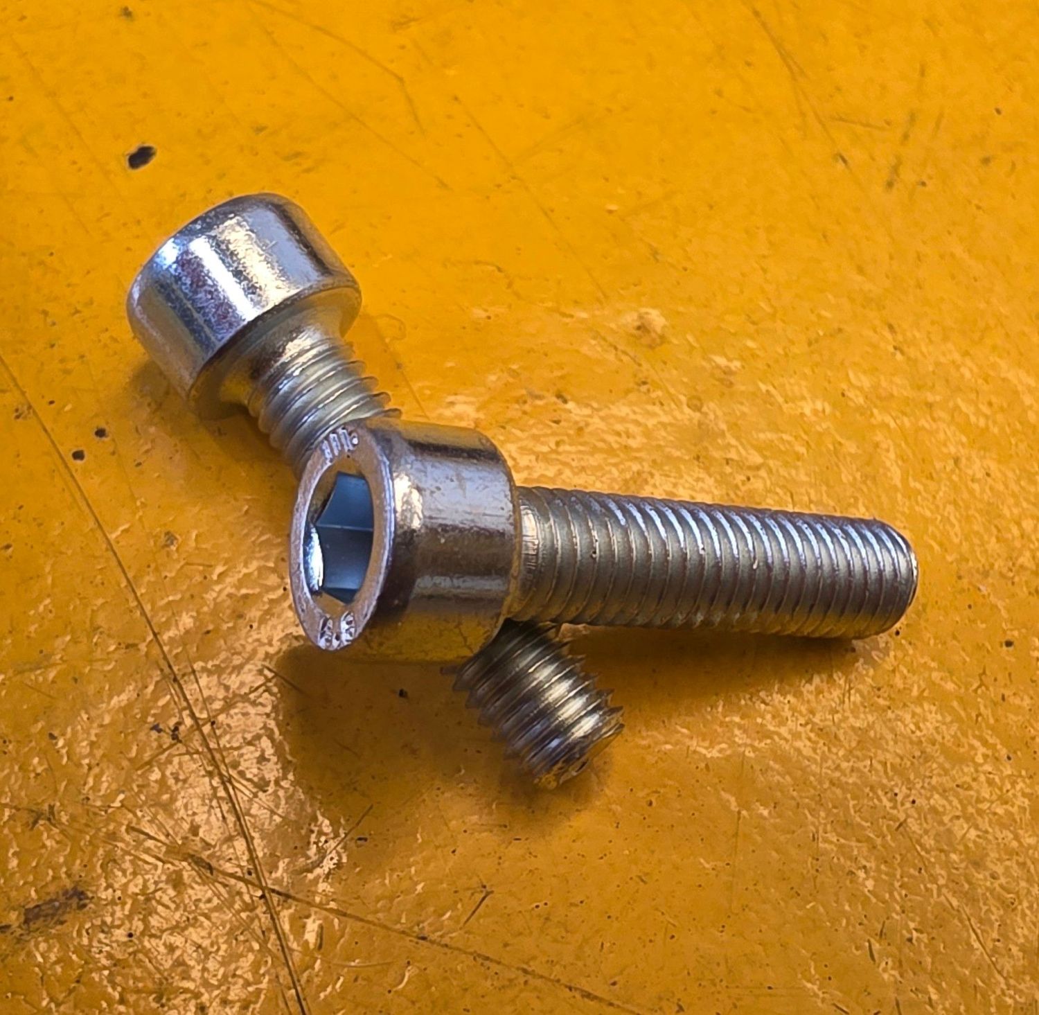SOCKETHEAD CAPSCREW M5X20 ZINC 8.8