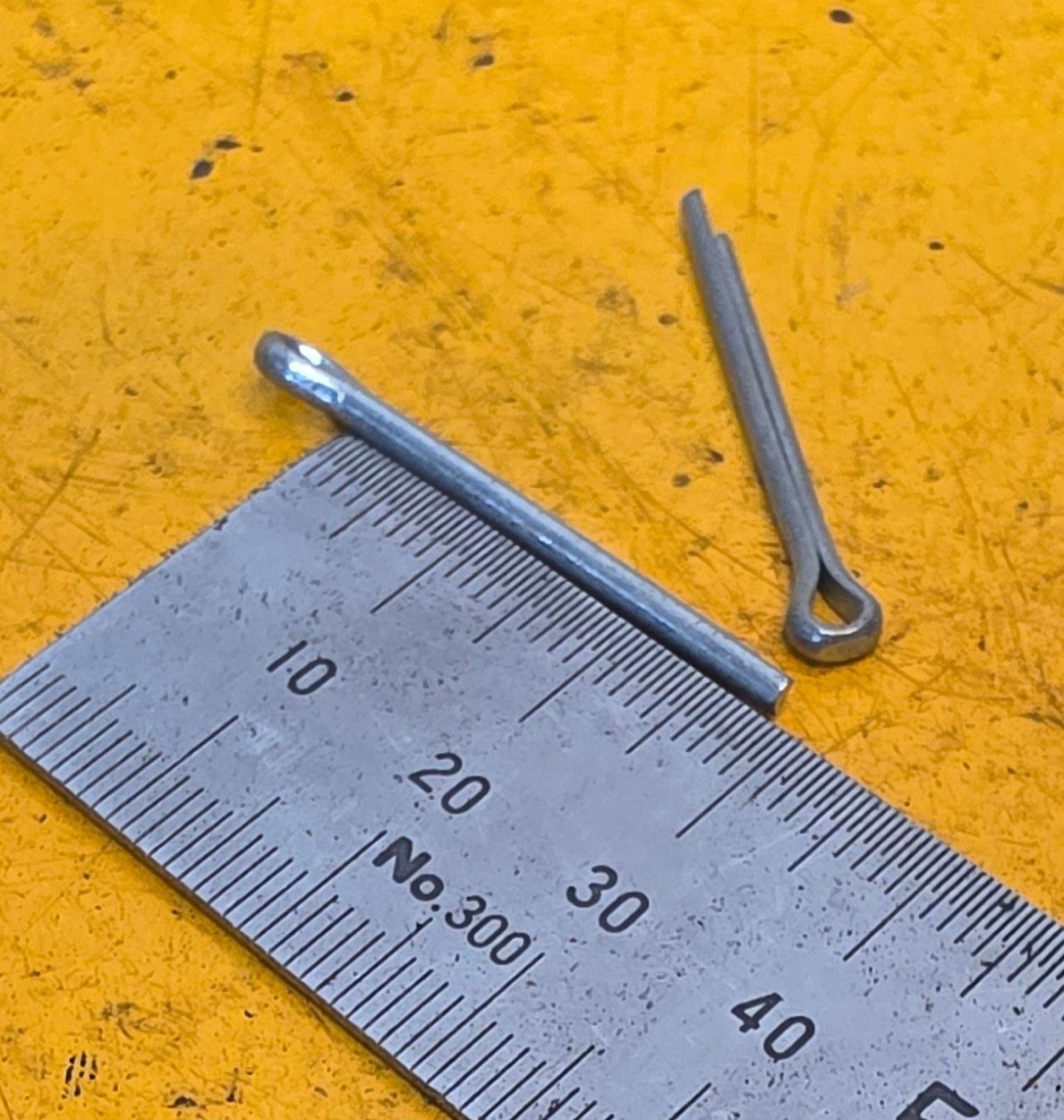 COTTER PIN M2.5X25 ZINC