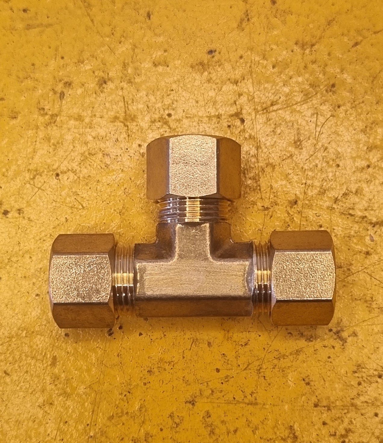 BRASS COMP UNION TEE 1/4 TUBE