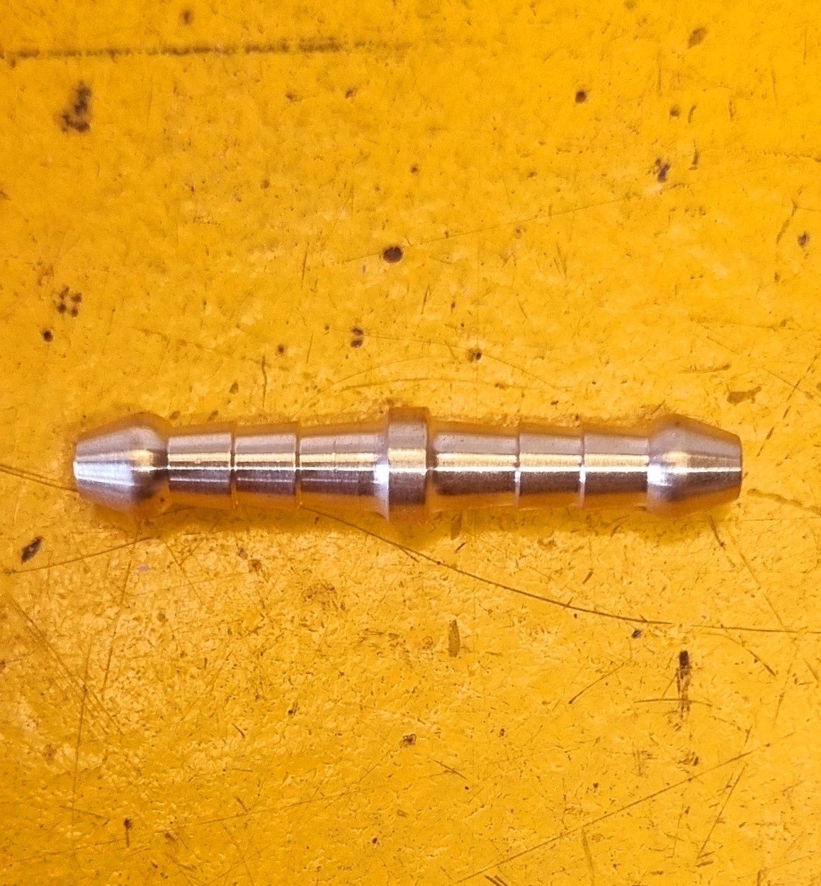 BRASS AIRLINE JOINER 3/16 HOSE