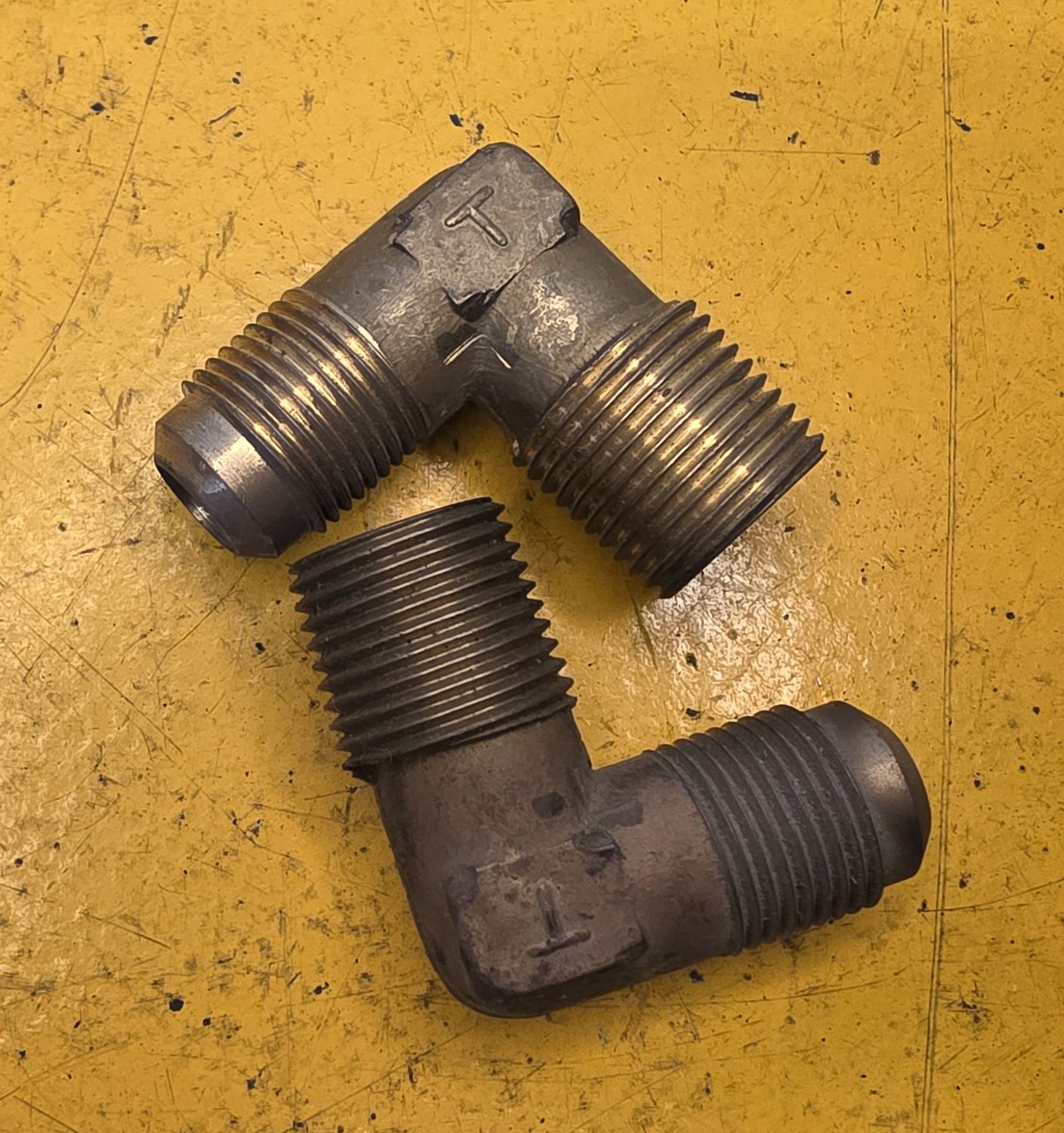 BRASS 45 DEG FLARE 90 DEG MALE ELBOW 1/2 TUBE X 1/2 BSP