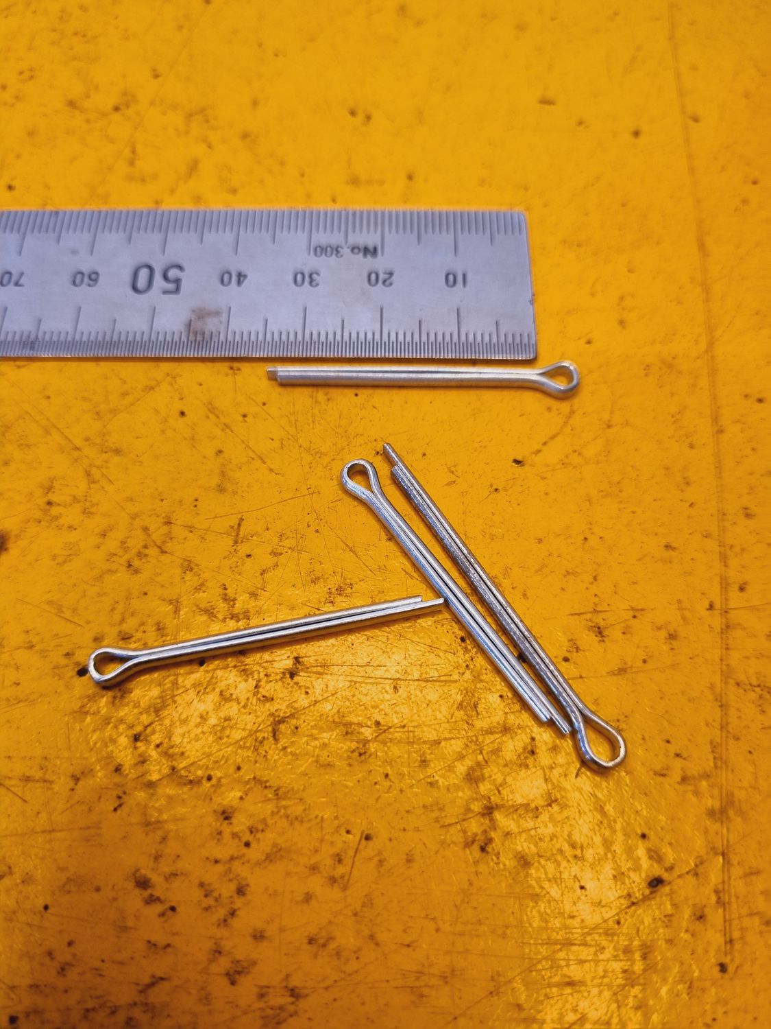 COTTER PIN M2.5X32 ZINC