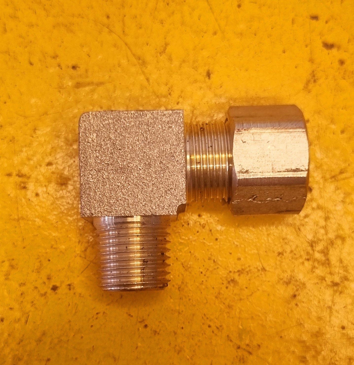 BRASS COMP MALE ELBOW 5/16 TUBE X 1/4 BSP