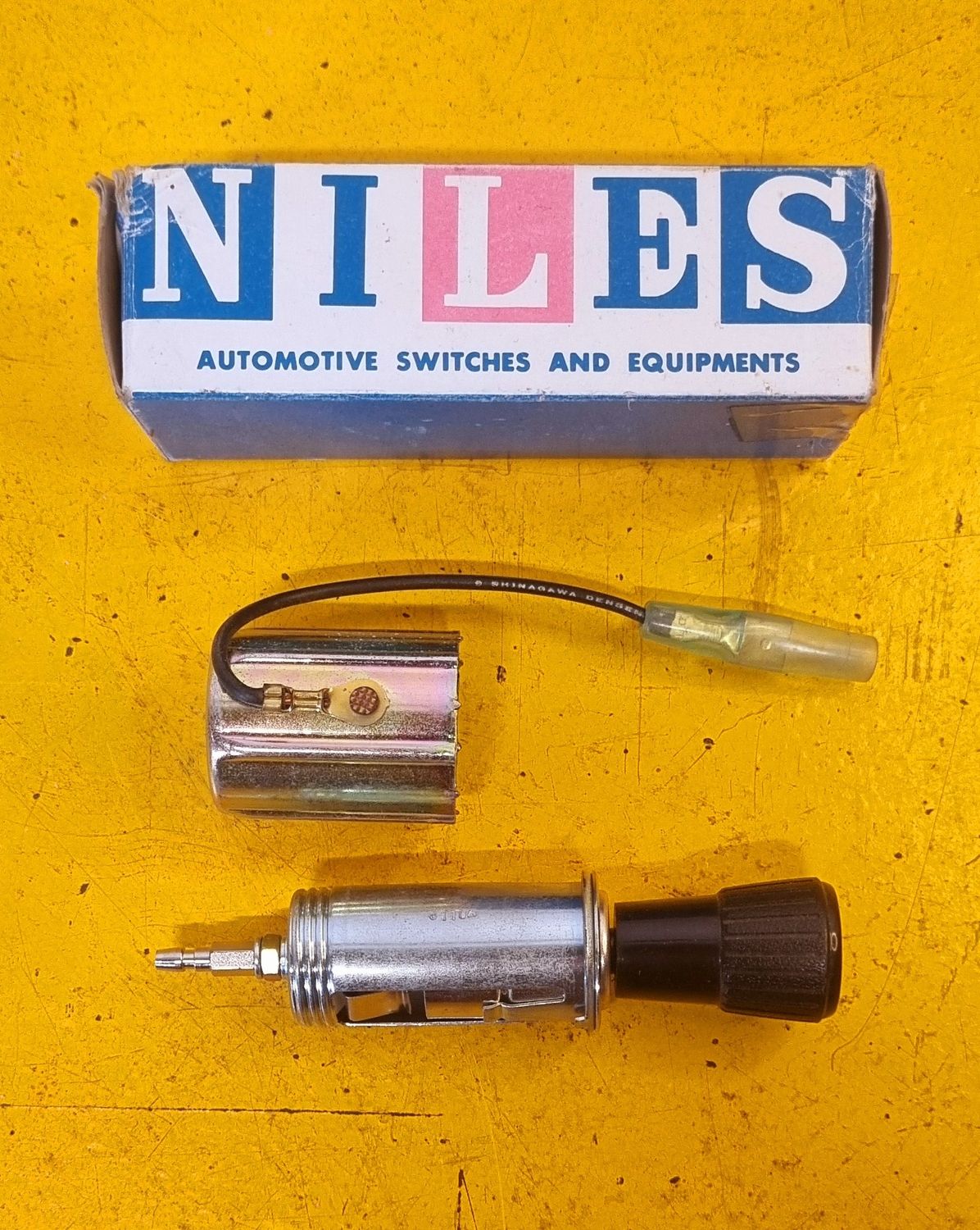 CIGARETTE LIGHTER VINTAGE (JAPAN) CAR