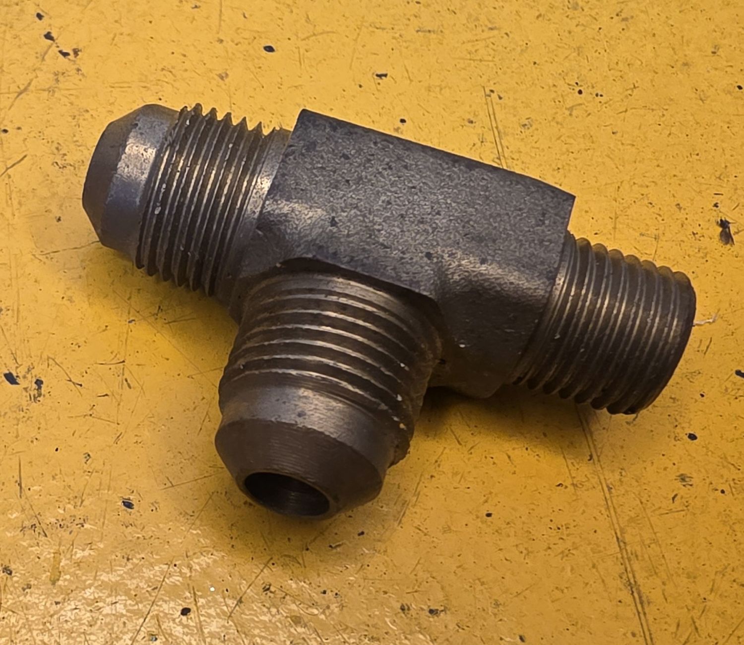 BRASS FLARE 45 DEG MALE RUN TEE 3/8 TUBE X 1/4 BSP