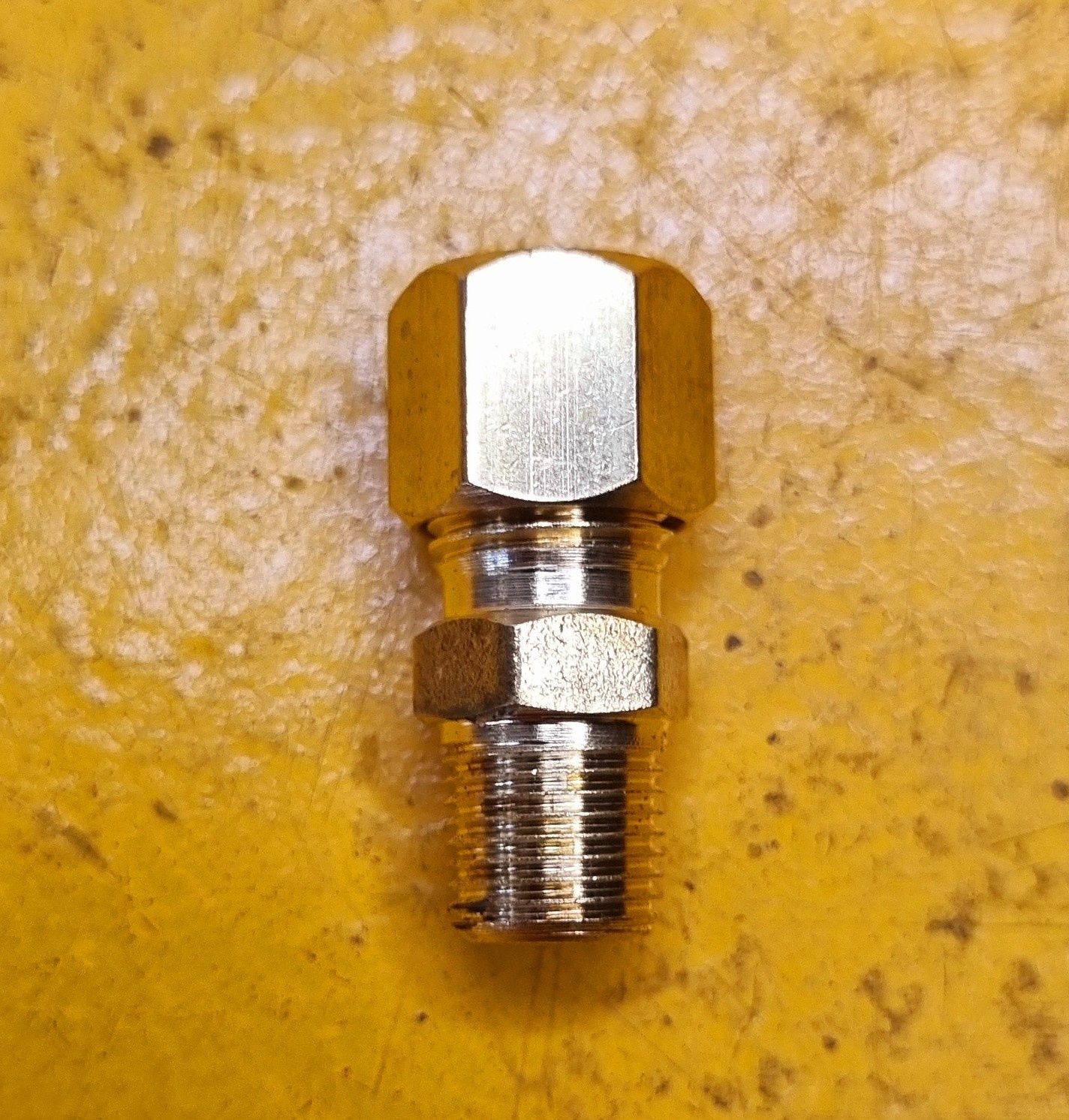 BRASS COMP MALE CONNECT 3/16 TUBE X 1/8 BSP