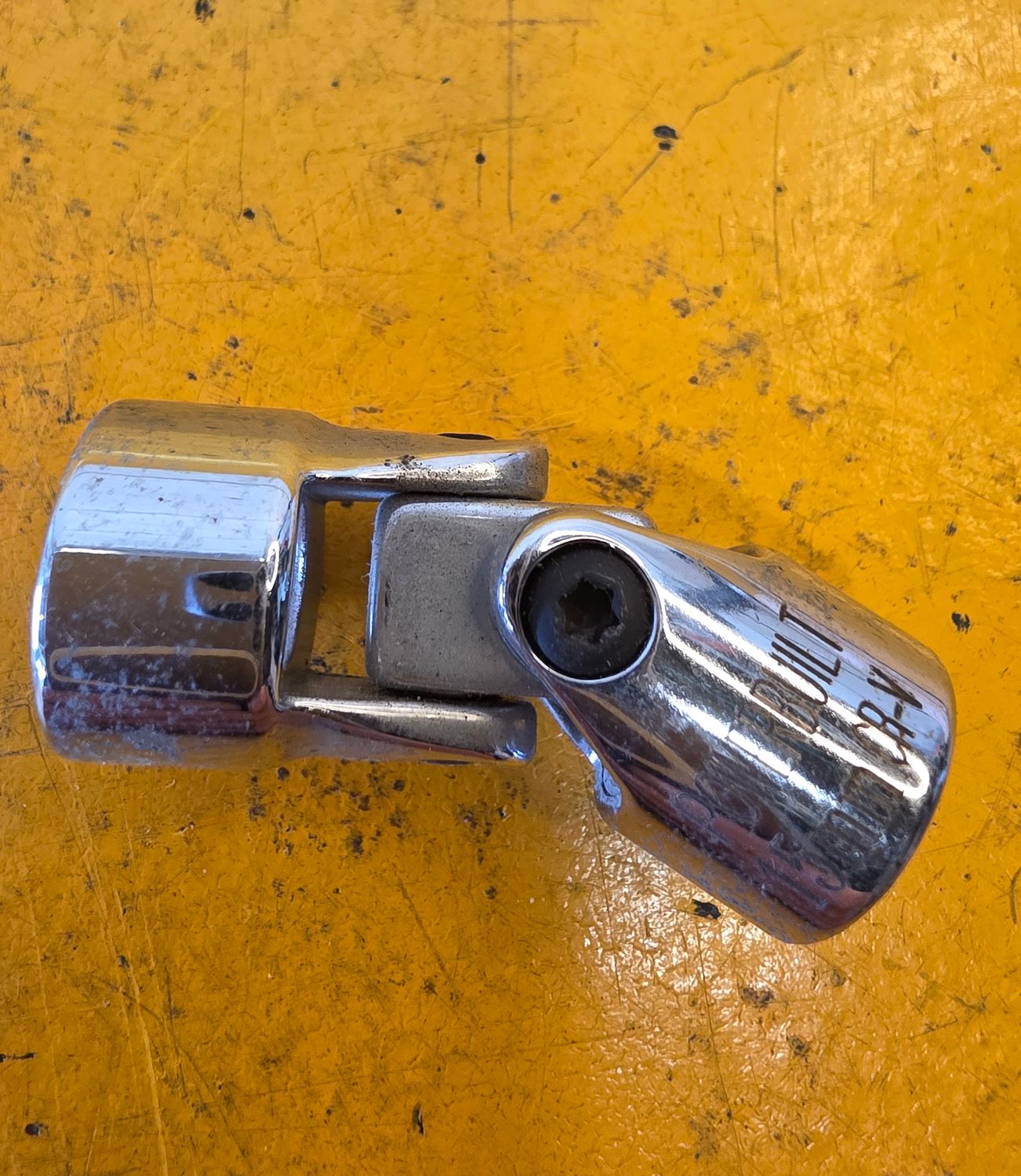 SOCKET UNIVERSAL 15MM X 3/8 DR