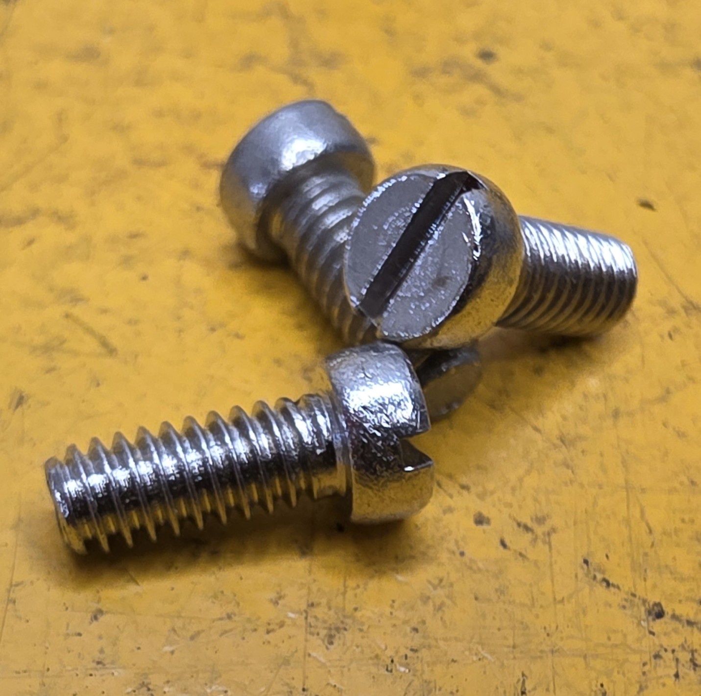 SCREW 5/32X3/8 UN 32TPI CHEESEHEAD SLOT NICKEL COATED BRASS MACHINE