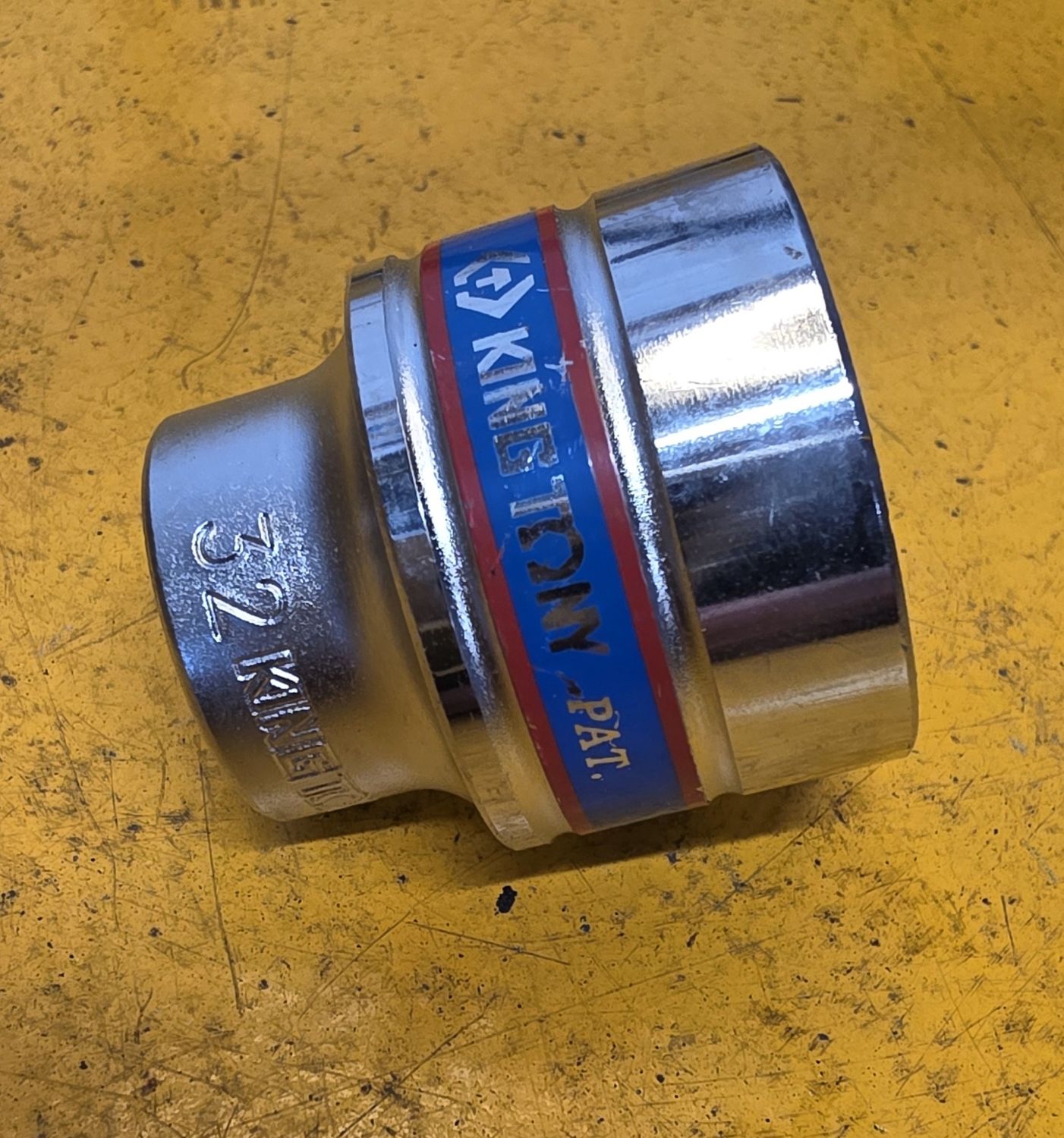 SOCKET 32X1/2DR REG 6PT KING TONY