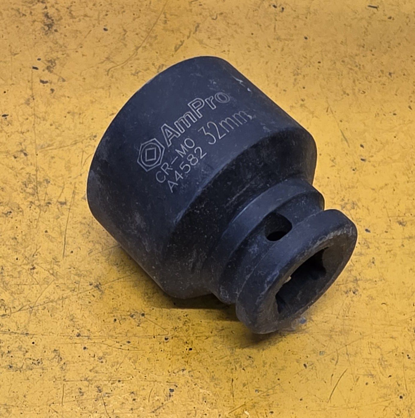 SOCKET 32X1/2DR IMPACT 6PT AMPRO