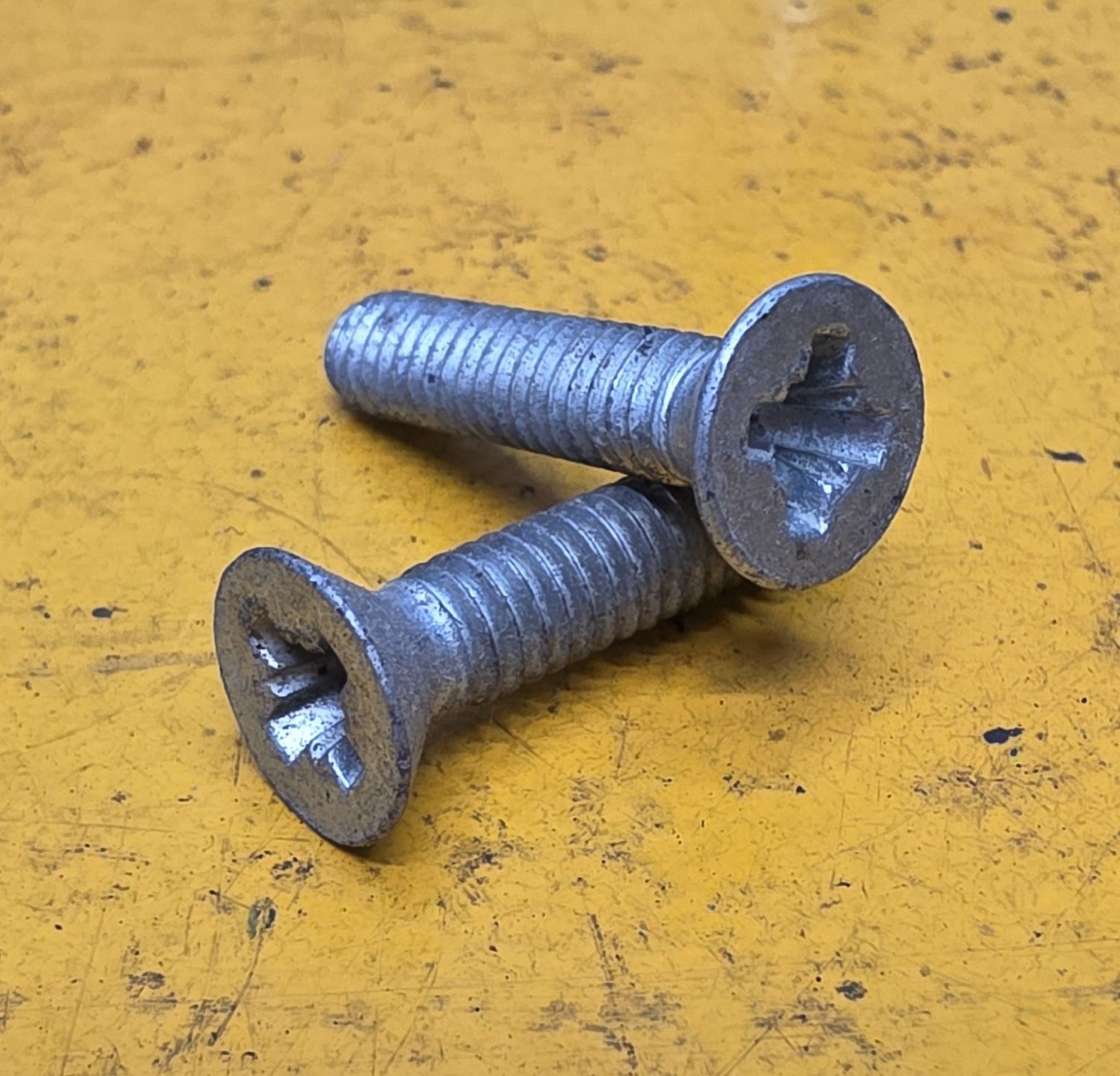 SCREW 1/4X1.1/4 UNC CSK POZI ZNC