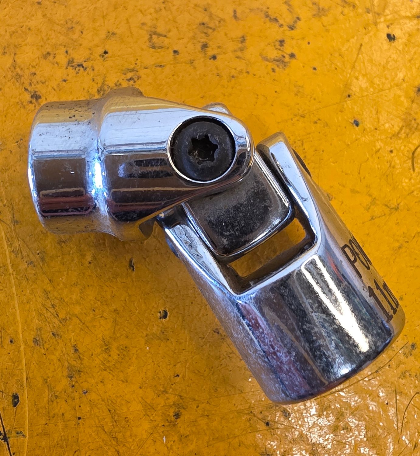 SOCKET UNIVERSAL 11MM X 3/8 DR