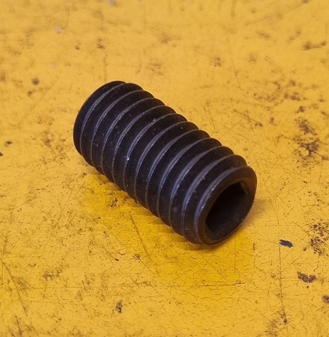 GRUB SCREW 5/8X2 UNC