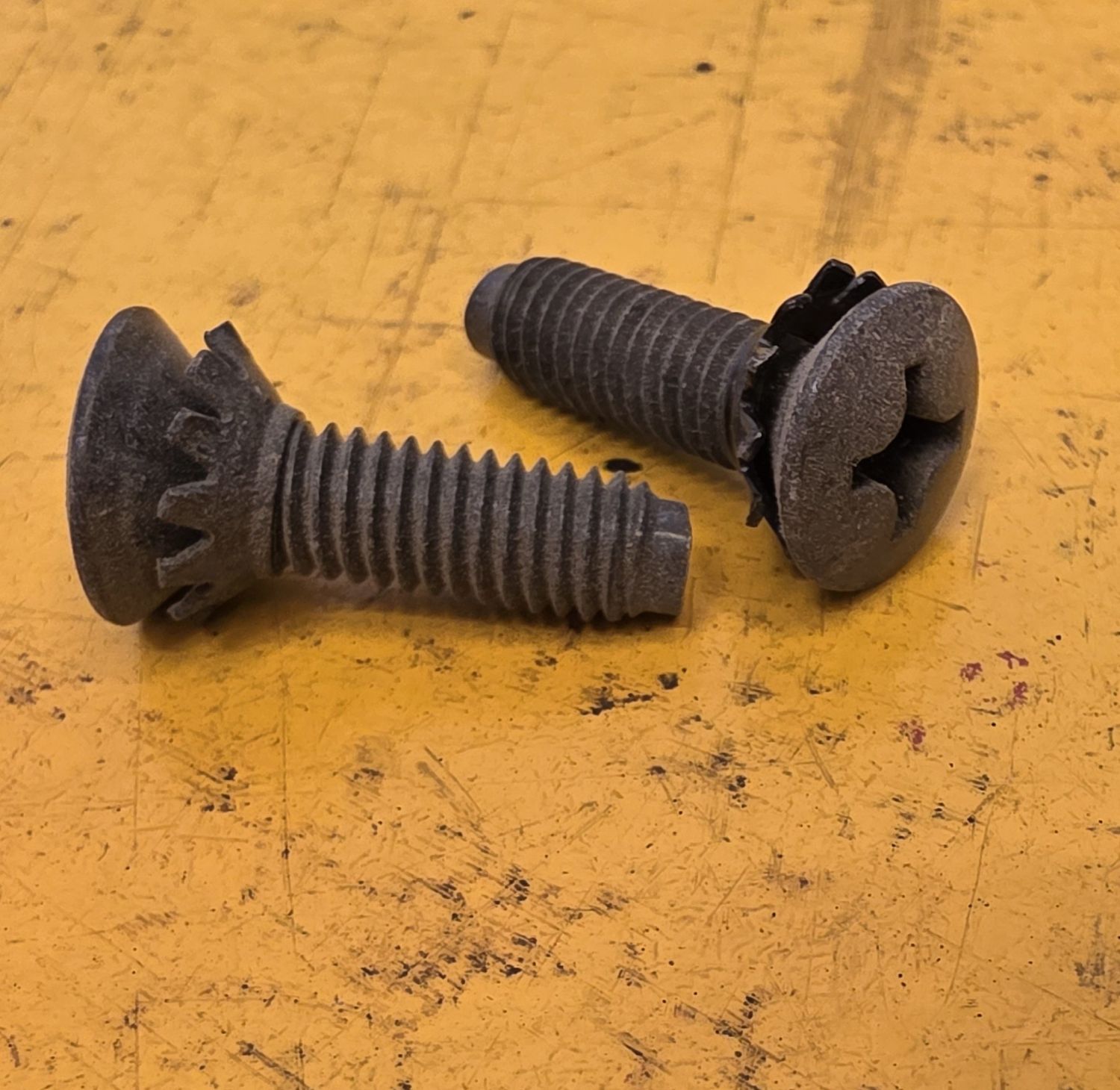 SCREW M6X20 MACHINE CSK STARLOC PHIL LOC BLK